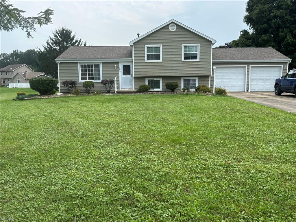 Huntington Ct, Youngstown, OH 44512