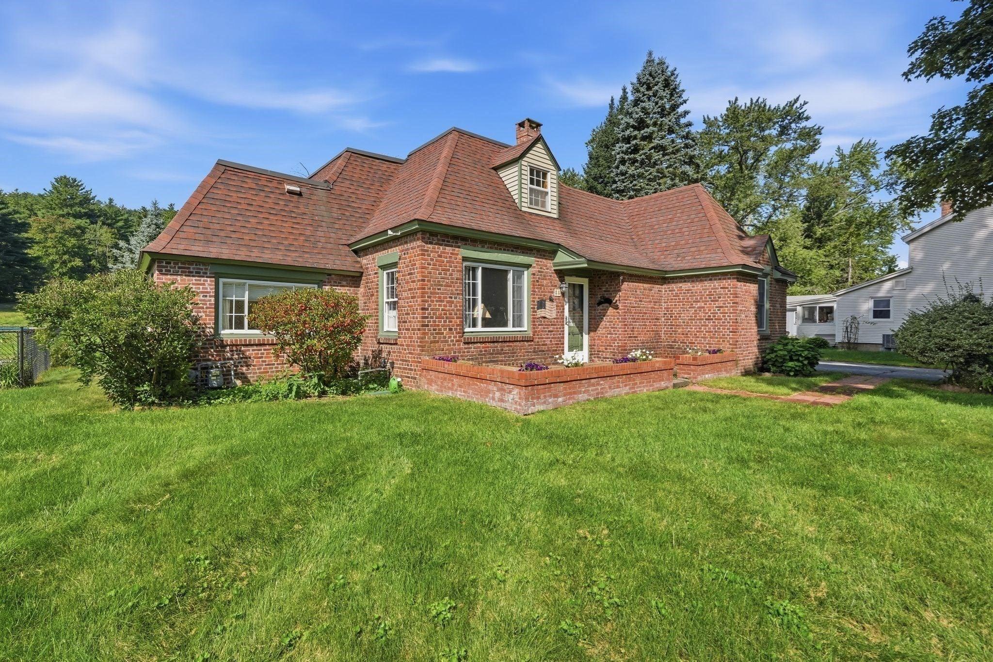 Homestead Ave, Greenfield, MA 01301