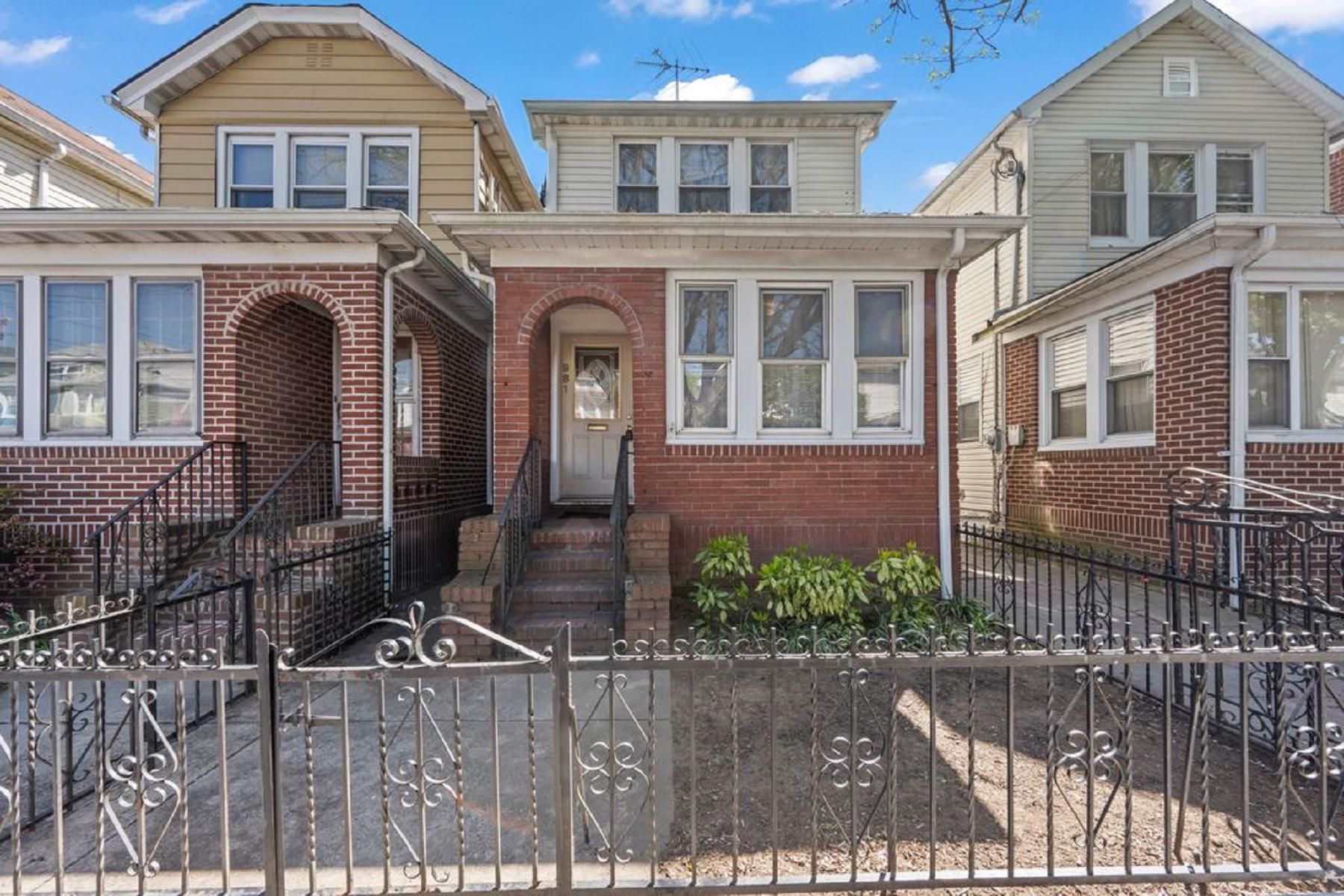 E 42nd St, Brooklyn, NY 11210