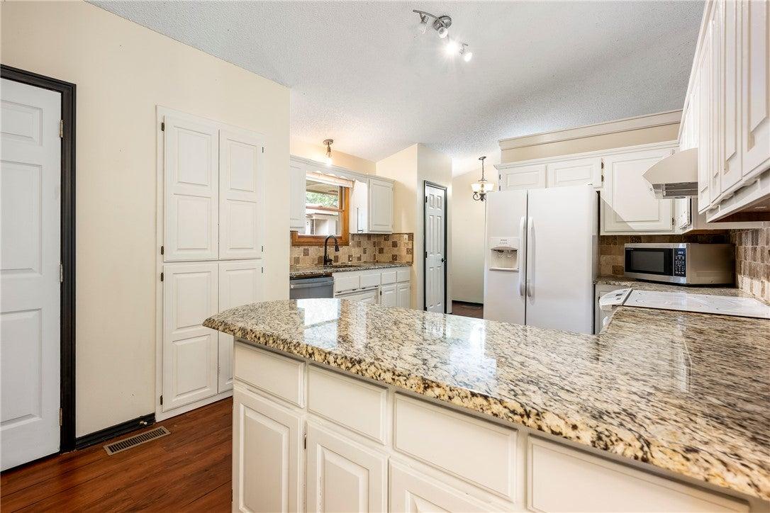 Cherhill Dr, Bella Vista, AR 72714