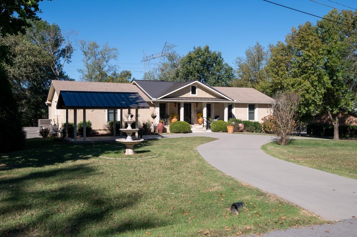 W Lee Etta Dr, Gallatin, TN 37066