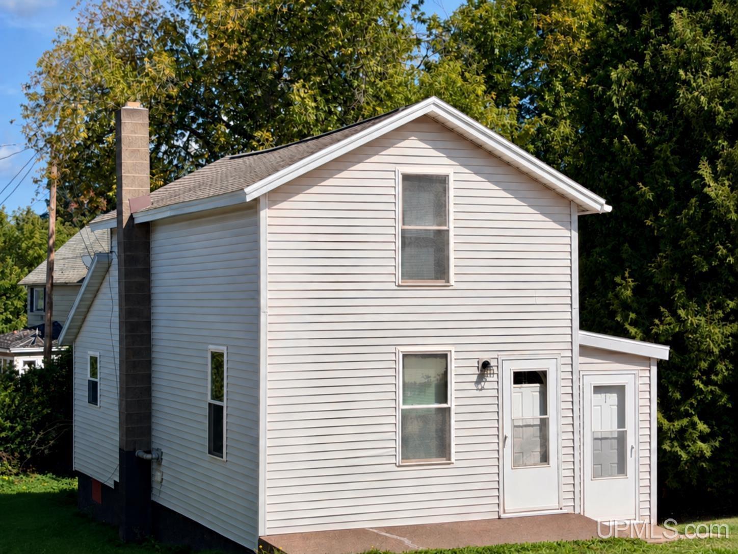 E Johnson St, Ishpeming, MI 49849