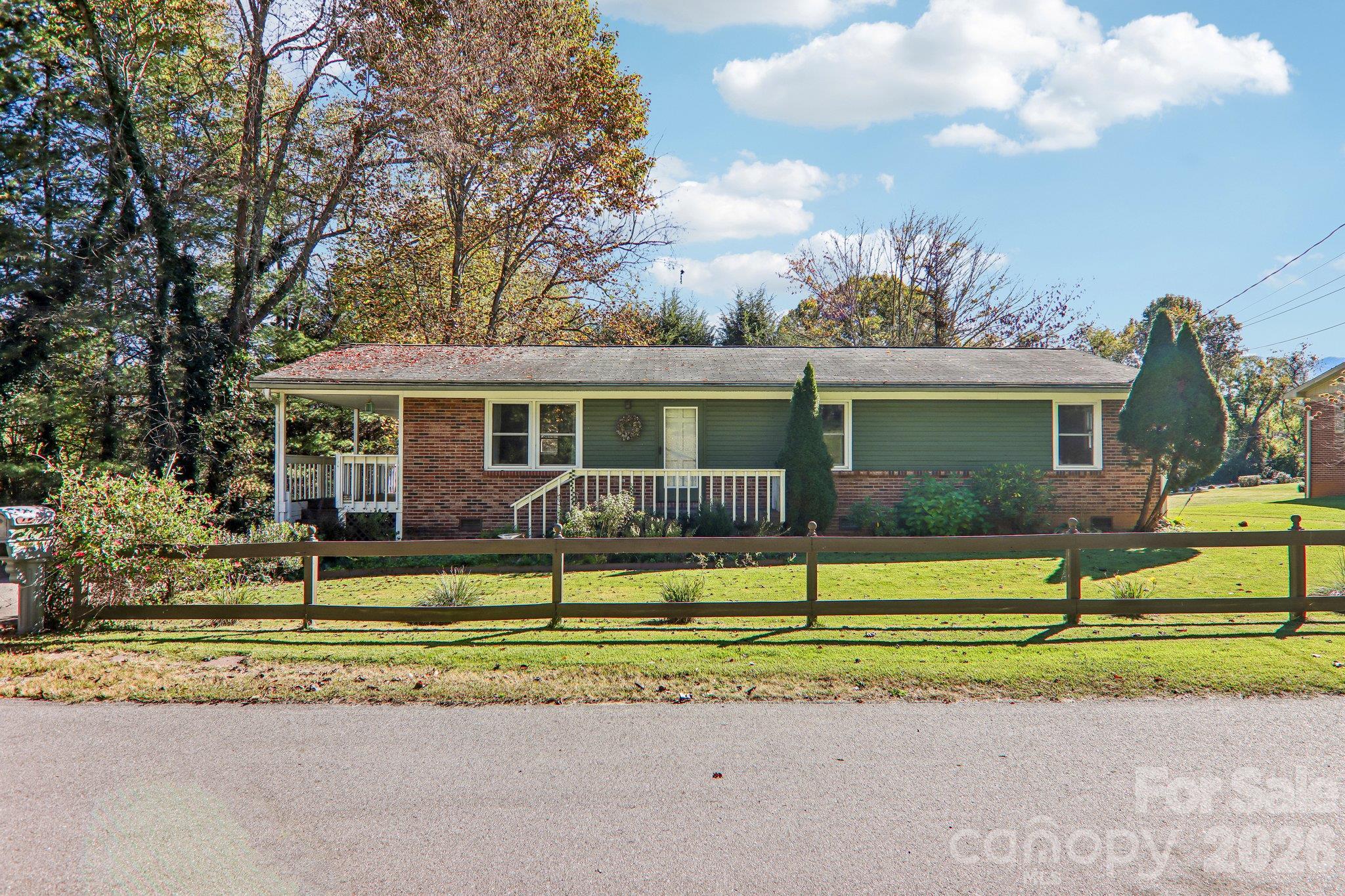 Rhinehart St, Waynesville, NC 28786