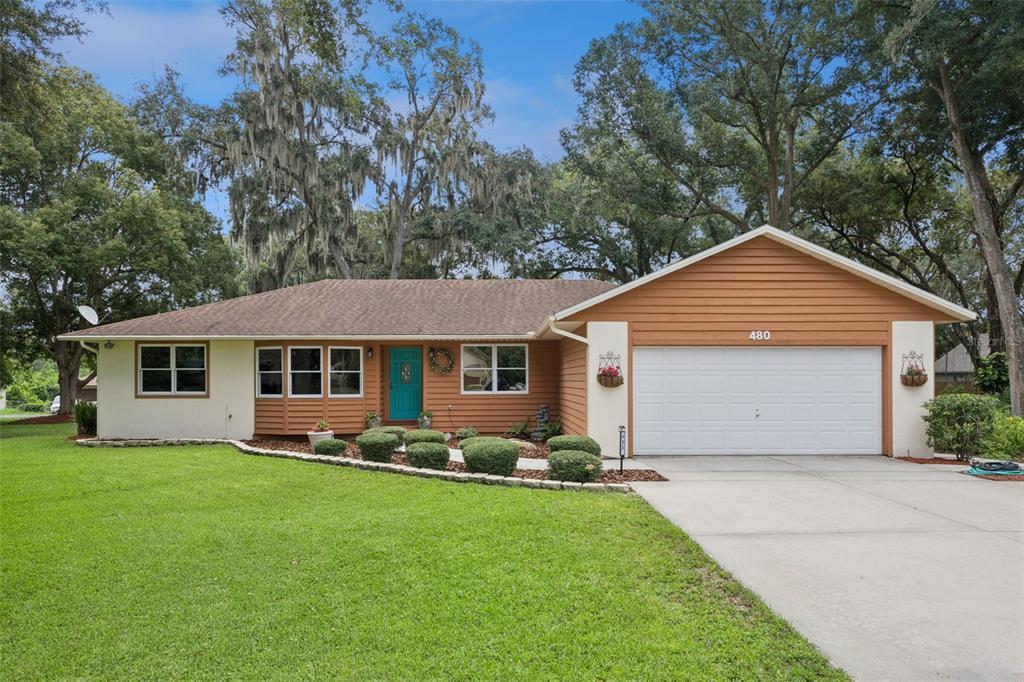 Lake Forest Cir, Mount Dora, FL 32757