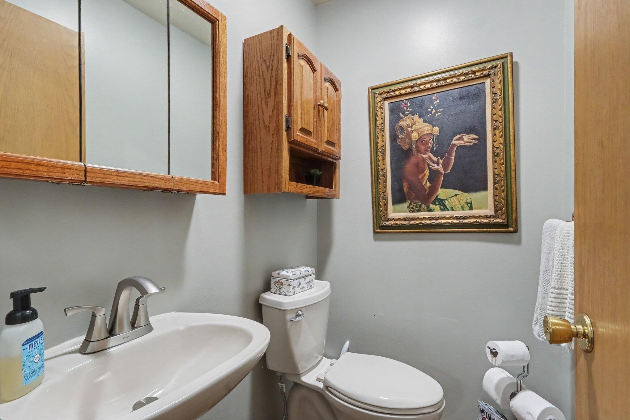Jacaranda Dr, Battle Creek, MI 49015
