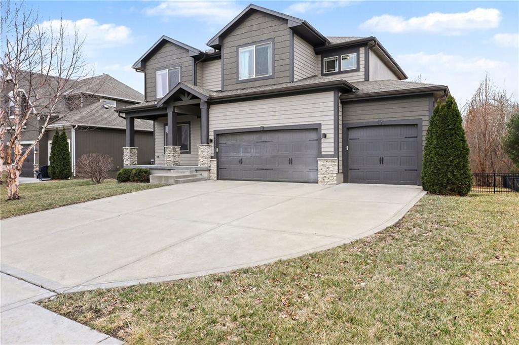 Sw Stoney Brook Dr, Lees Summit, MO 64082