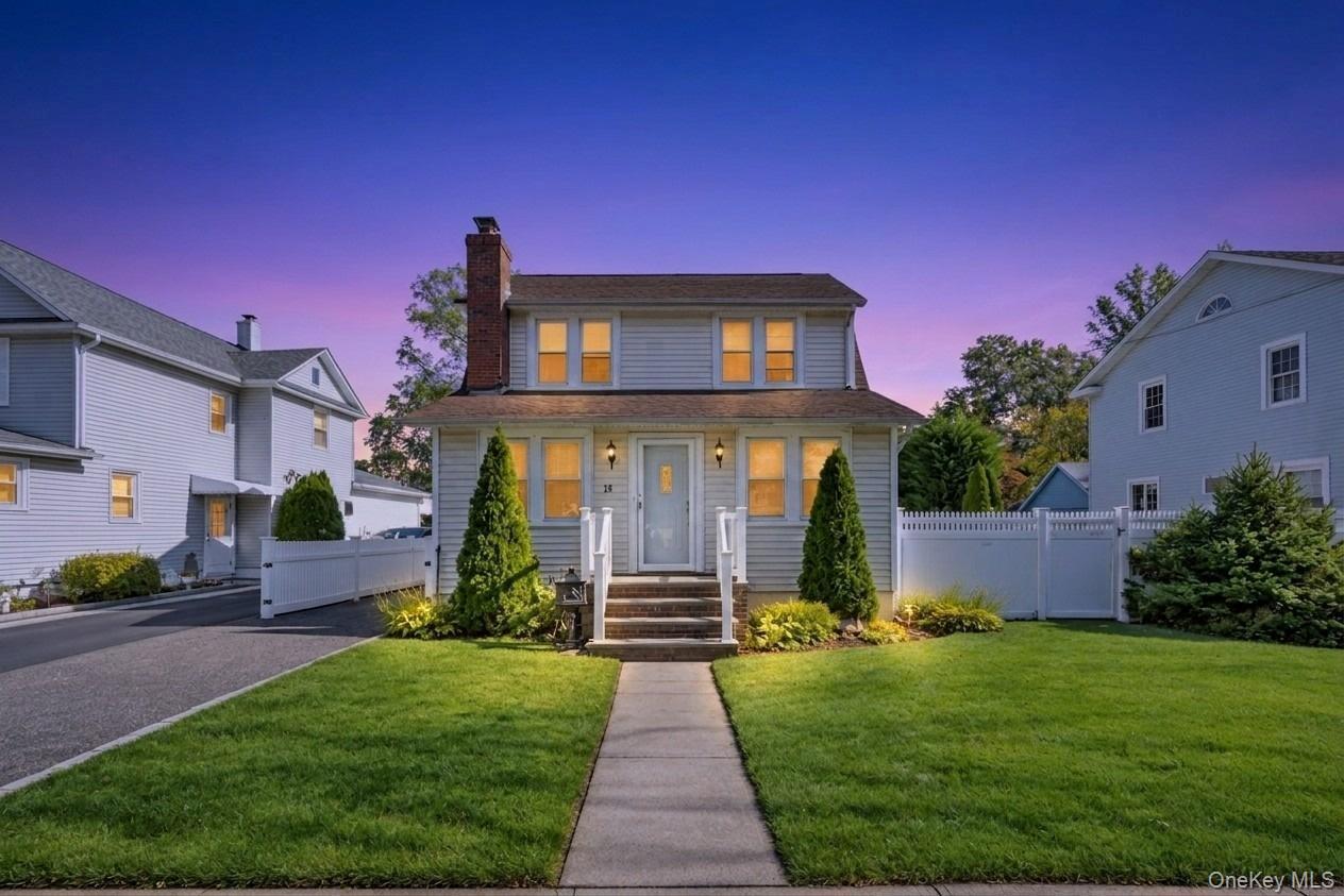Harding Ave, Hicksville, NY 11801