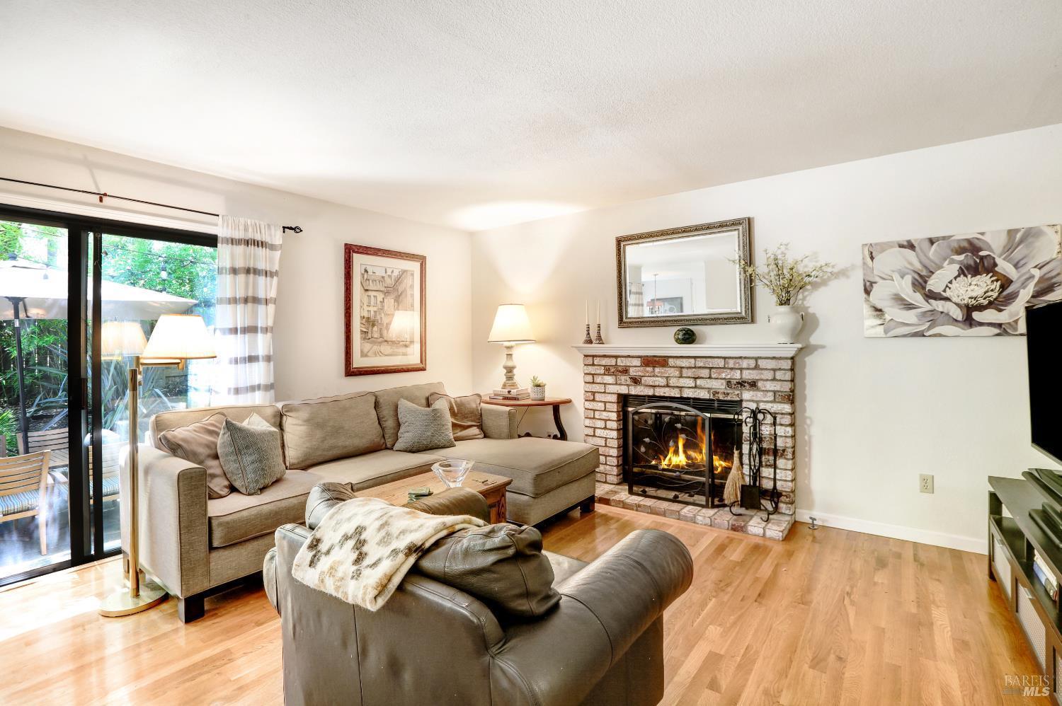 W Myrtle St, Calistoga, CA 94515