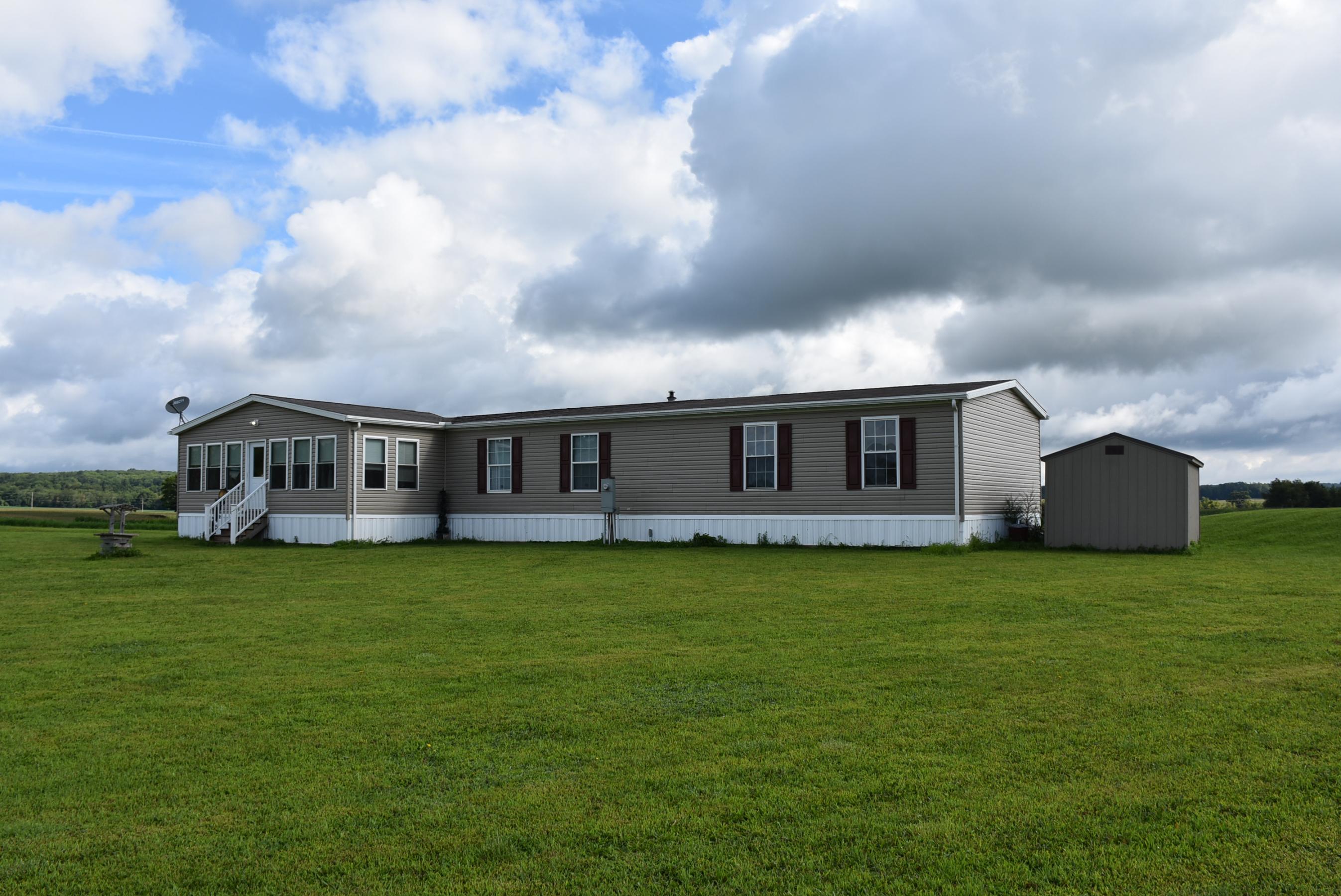 Porter Rd, Linesville, PA 16424