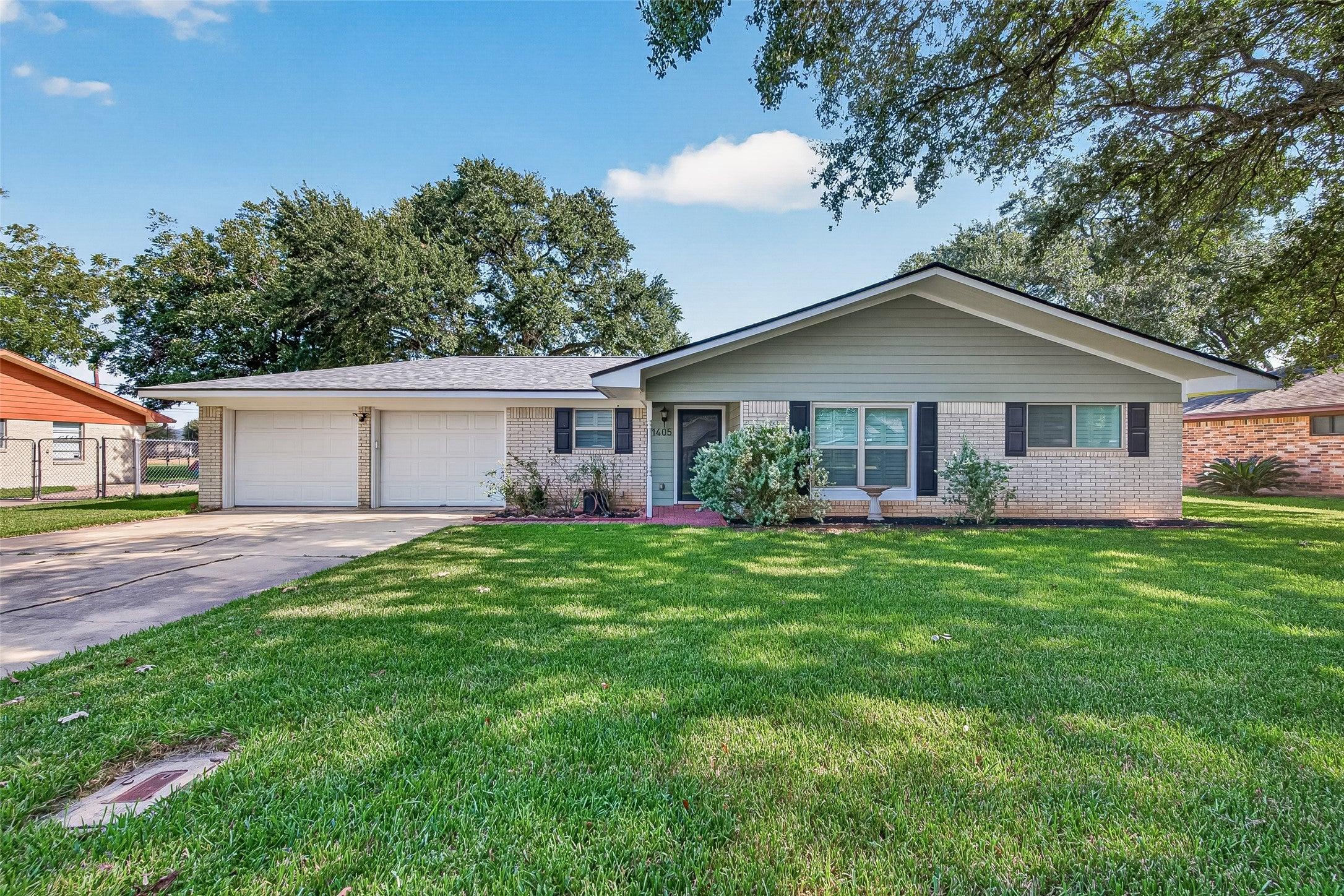 Ladelle St, Wharton, TX 77488