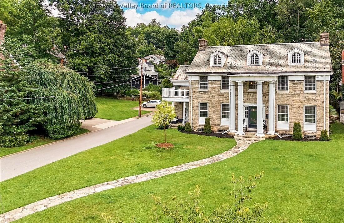 Edgewood Dr, Charleston, WV 25302