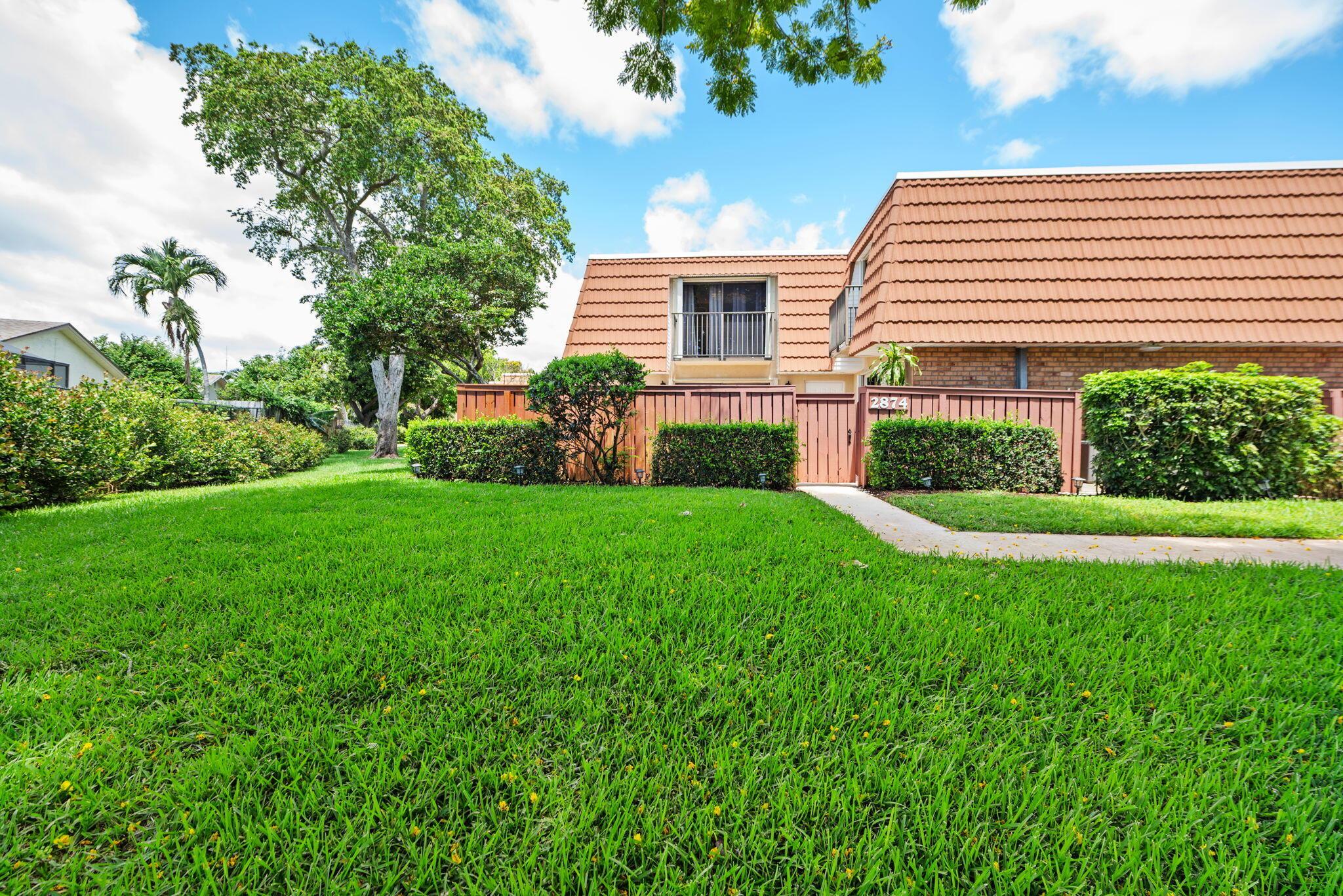 Waterford Dr S, Deerfield Beach, FL 33442