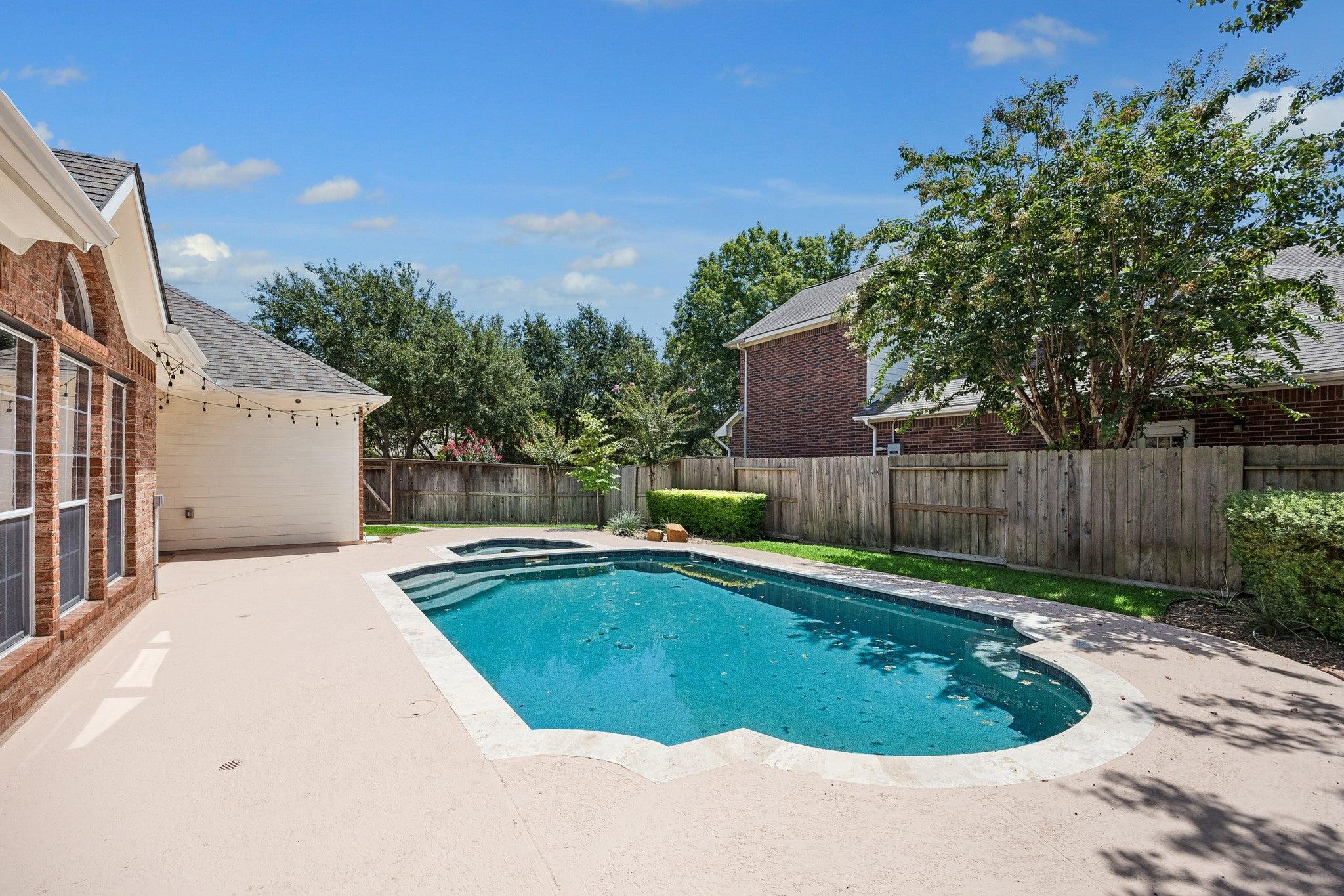 Longdraw Dr, Katy, TX 77494