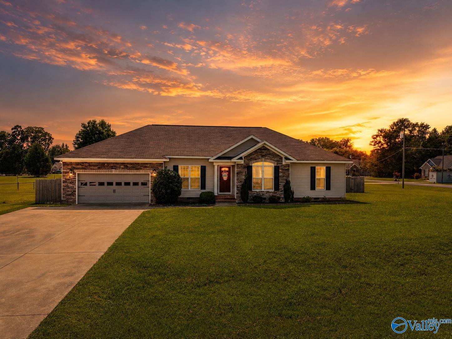 Blake Dr, Gadsden, AL 35907