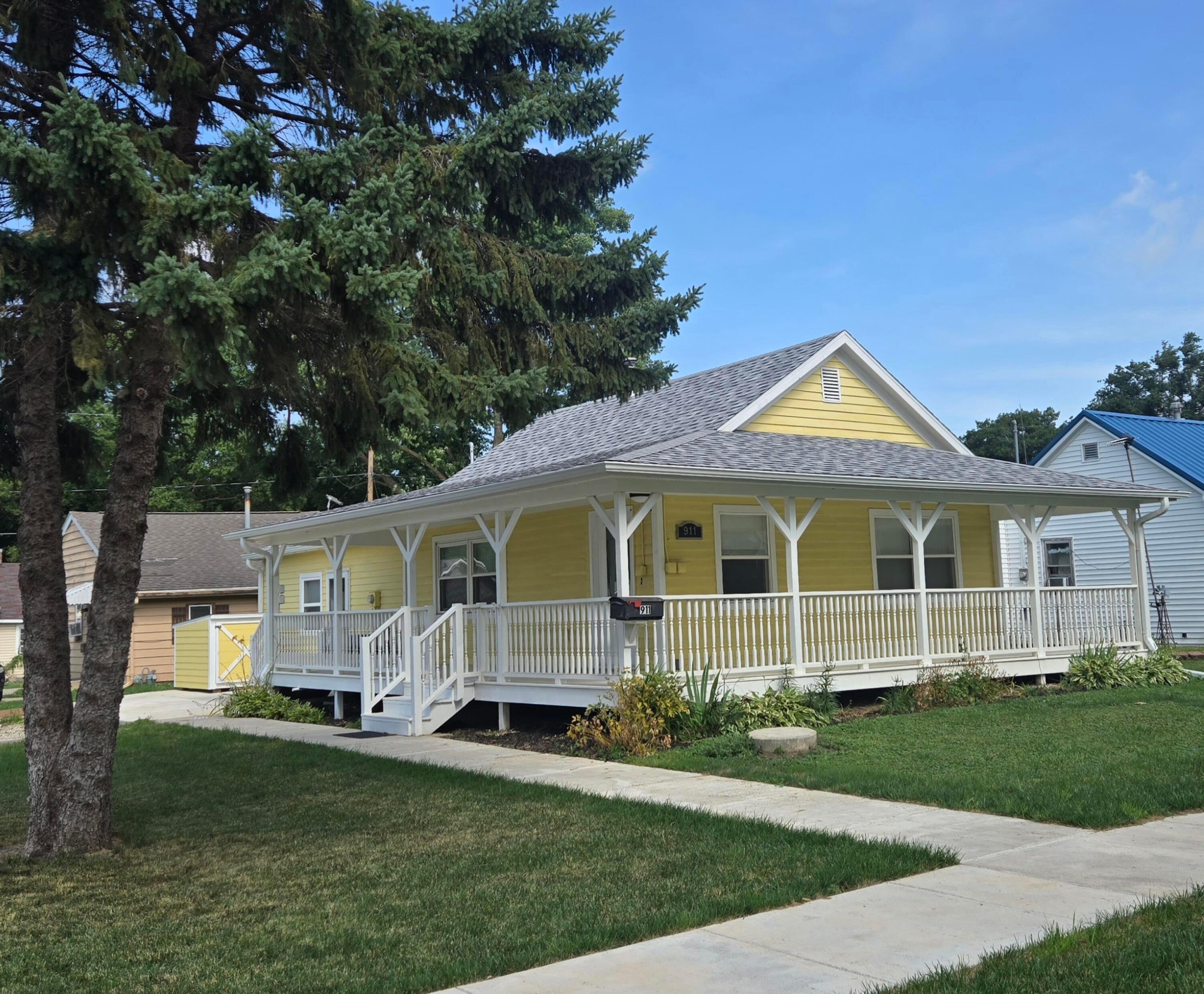 Linn St, Atlantic, IA 50022