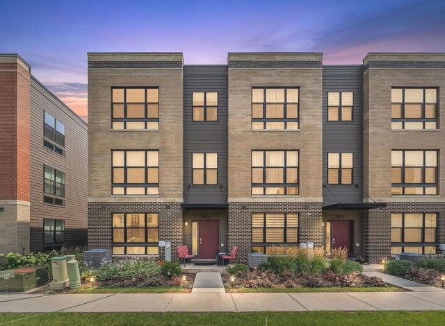 Summit Cir, Lombard, IL 60148
