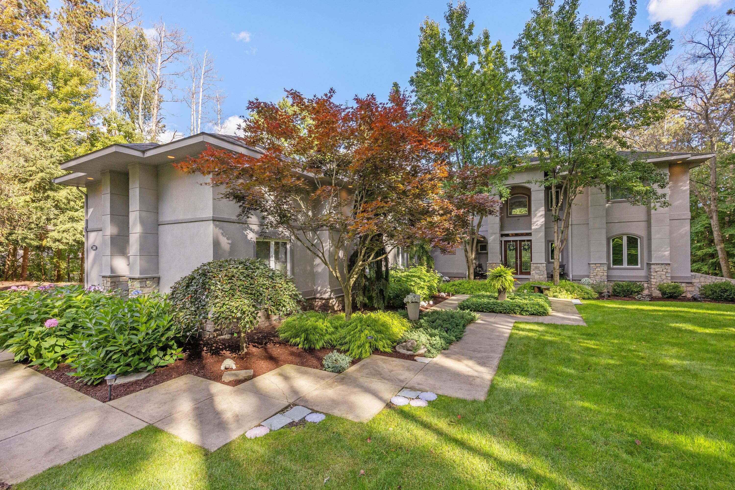 Bluewater Pines Dr Ne, Grand Rapids, MI 49525