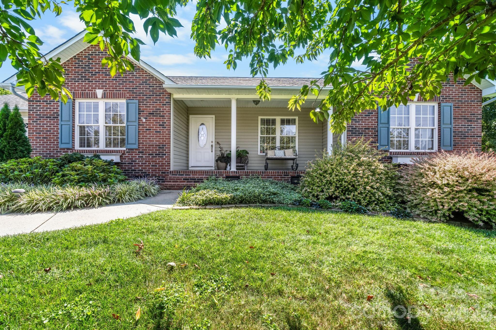 33rd Street Ln Ne, Hickory, NC 28601