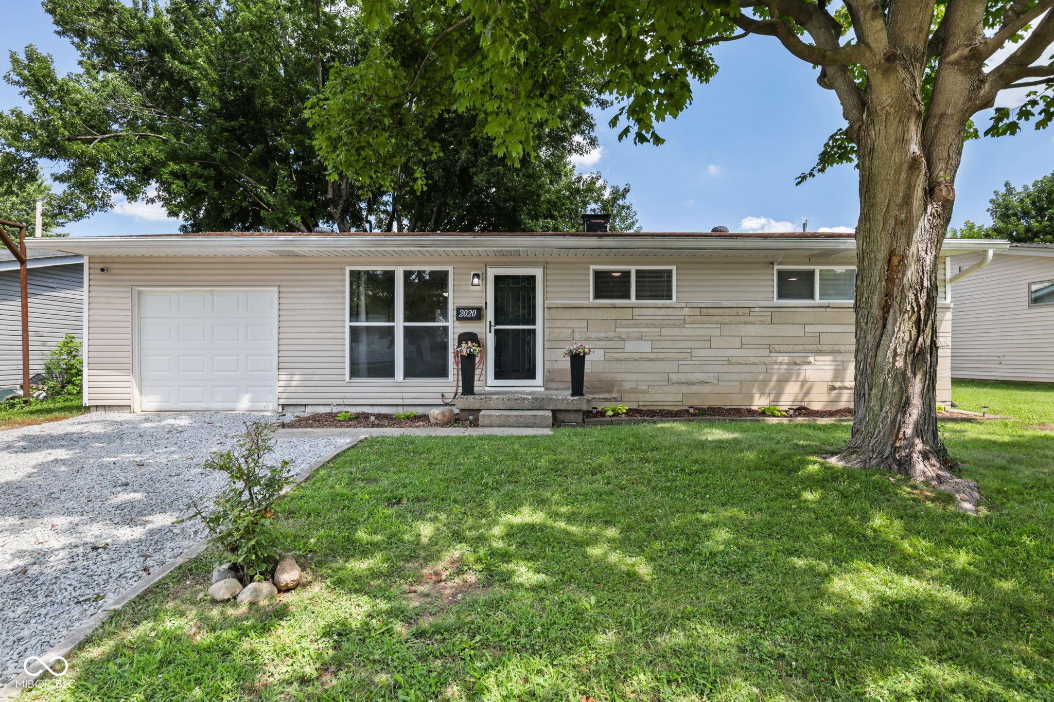 Newcomer Ln, Beech Grove, IN 46107