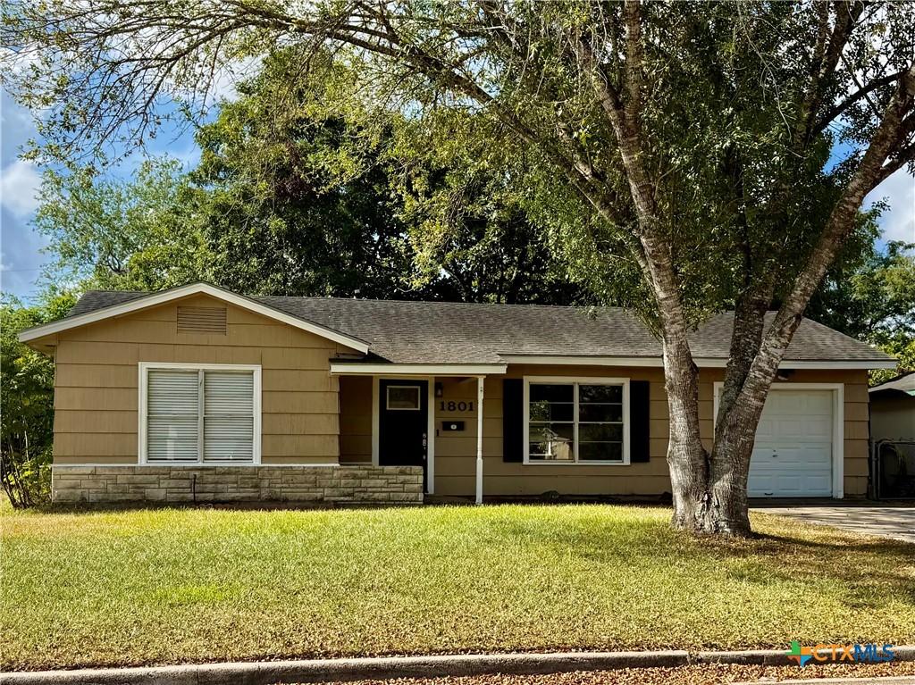E Walnut Ave, Victoria, TX 77901