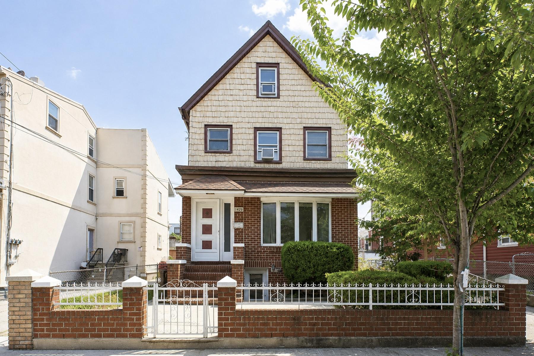 70th St, Brooklyn, NY 11228