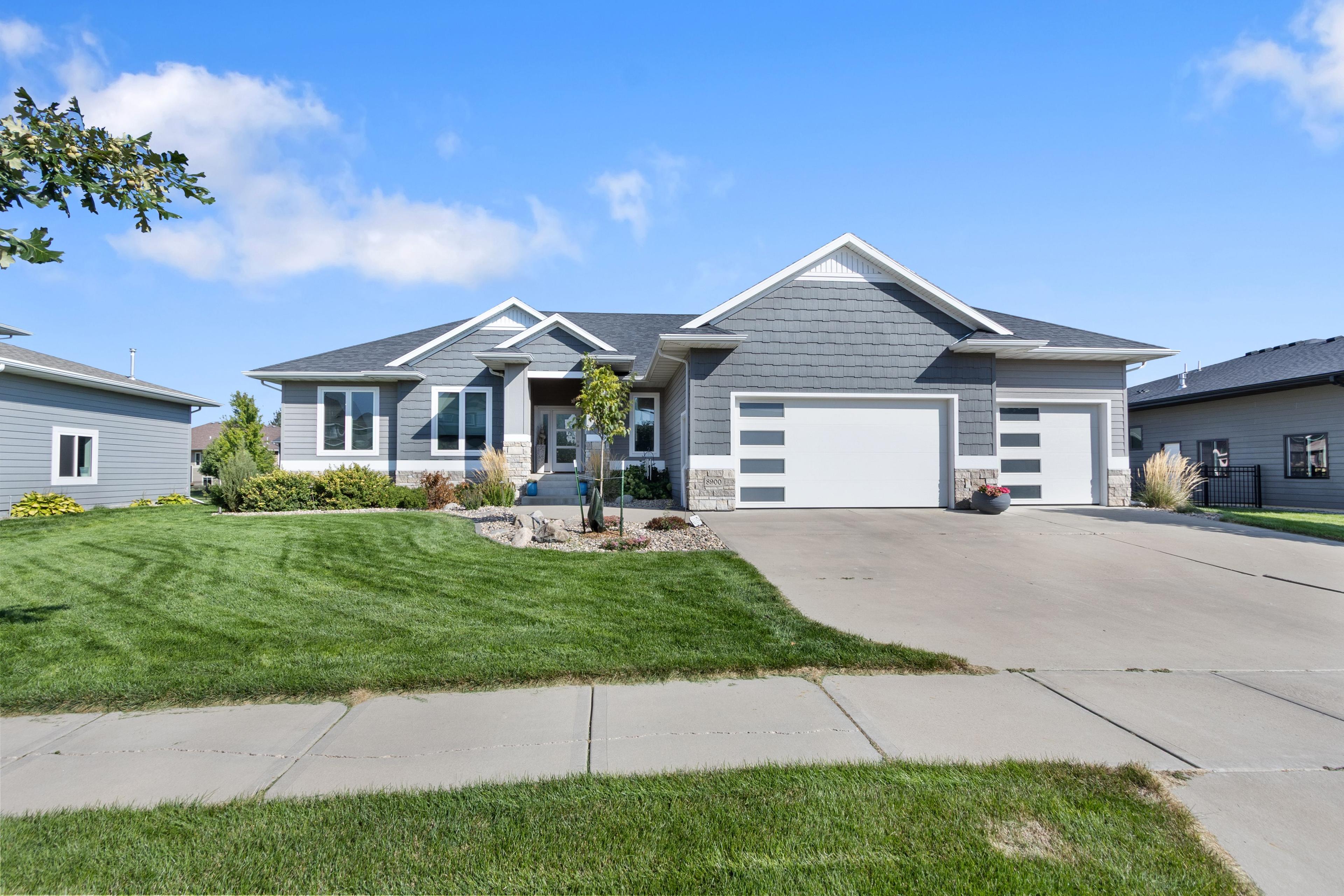 E Basswood Ln, Sioux Falls, SD 57110