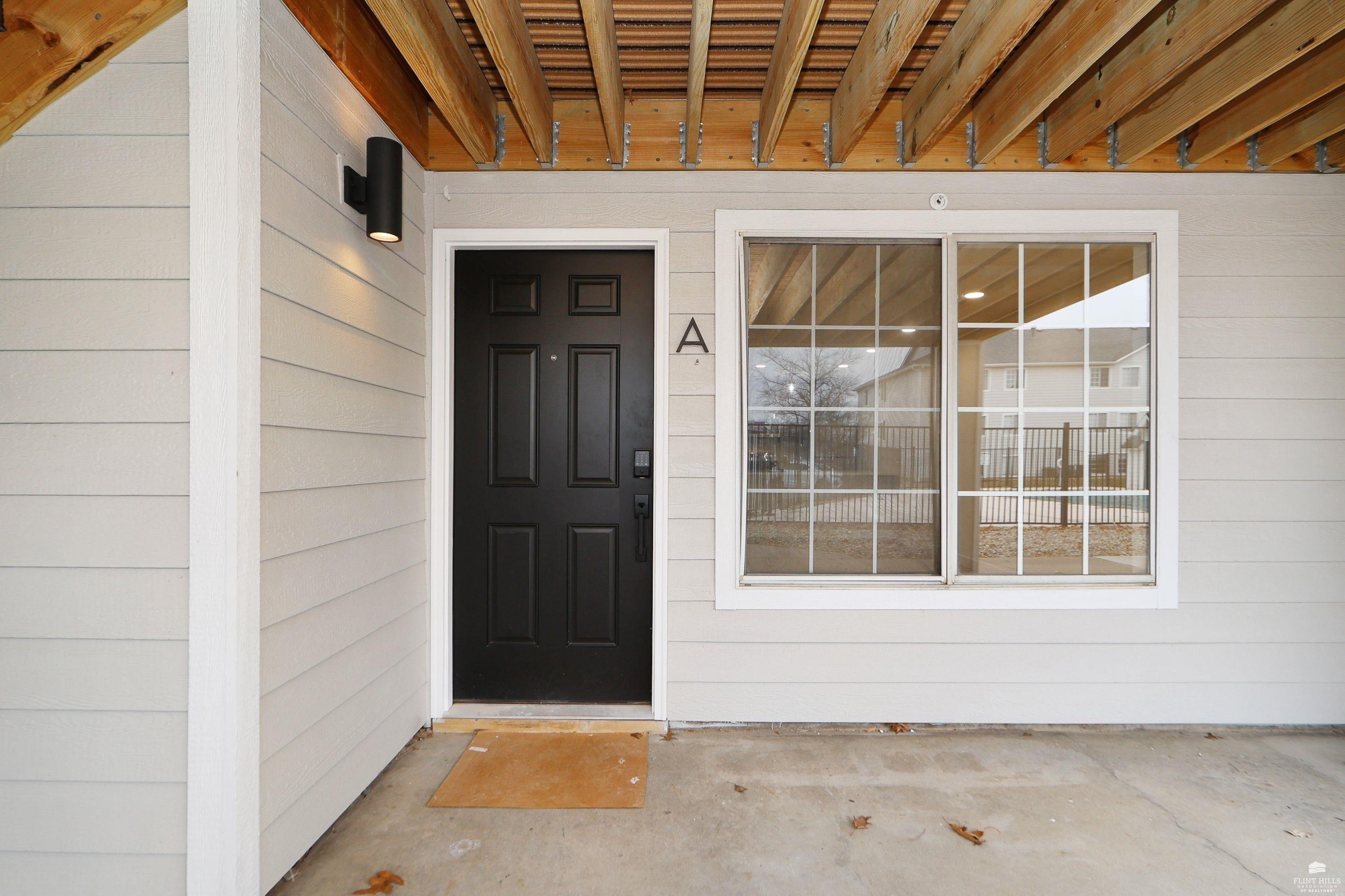 Greenbriar Dr, Manhattan, KS 66502