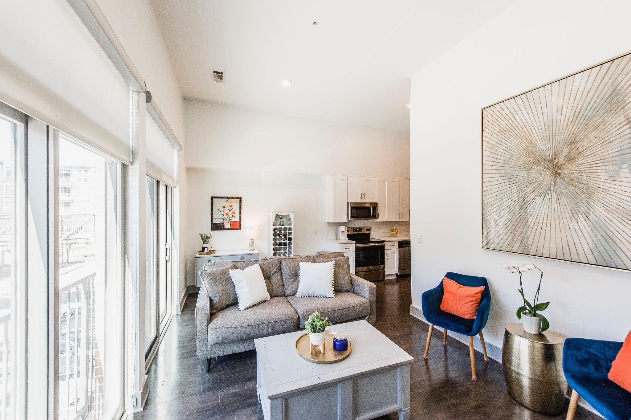 8th Ave S, Nashville, TN 37204