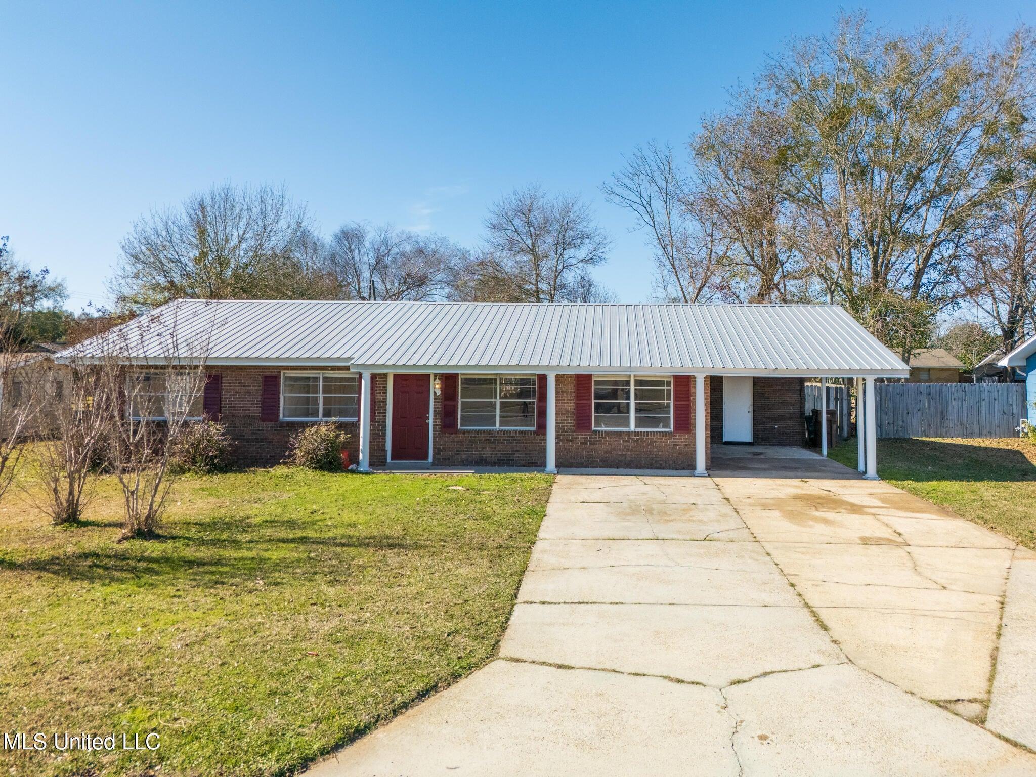 Reeves St, Long Beach, MS 39560