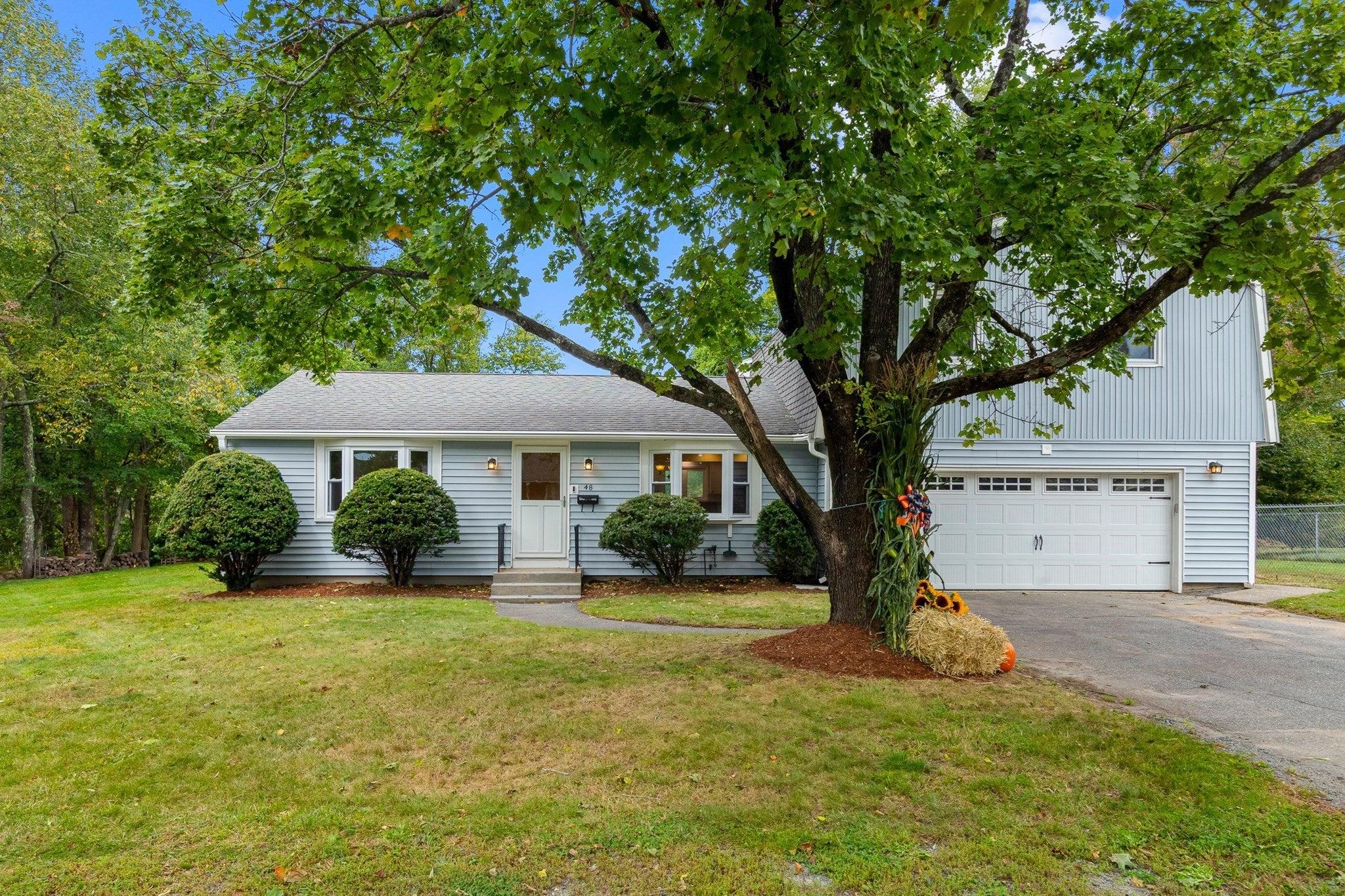 Sunset Dr, Whitinsville, MA 01588