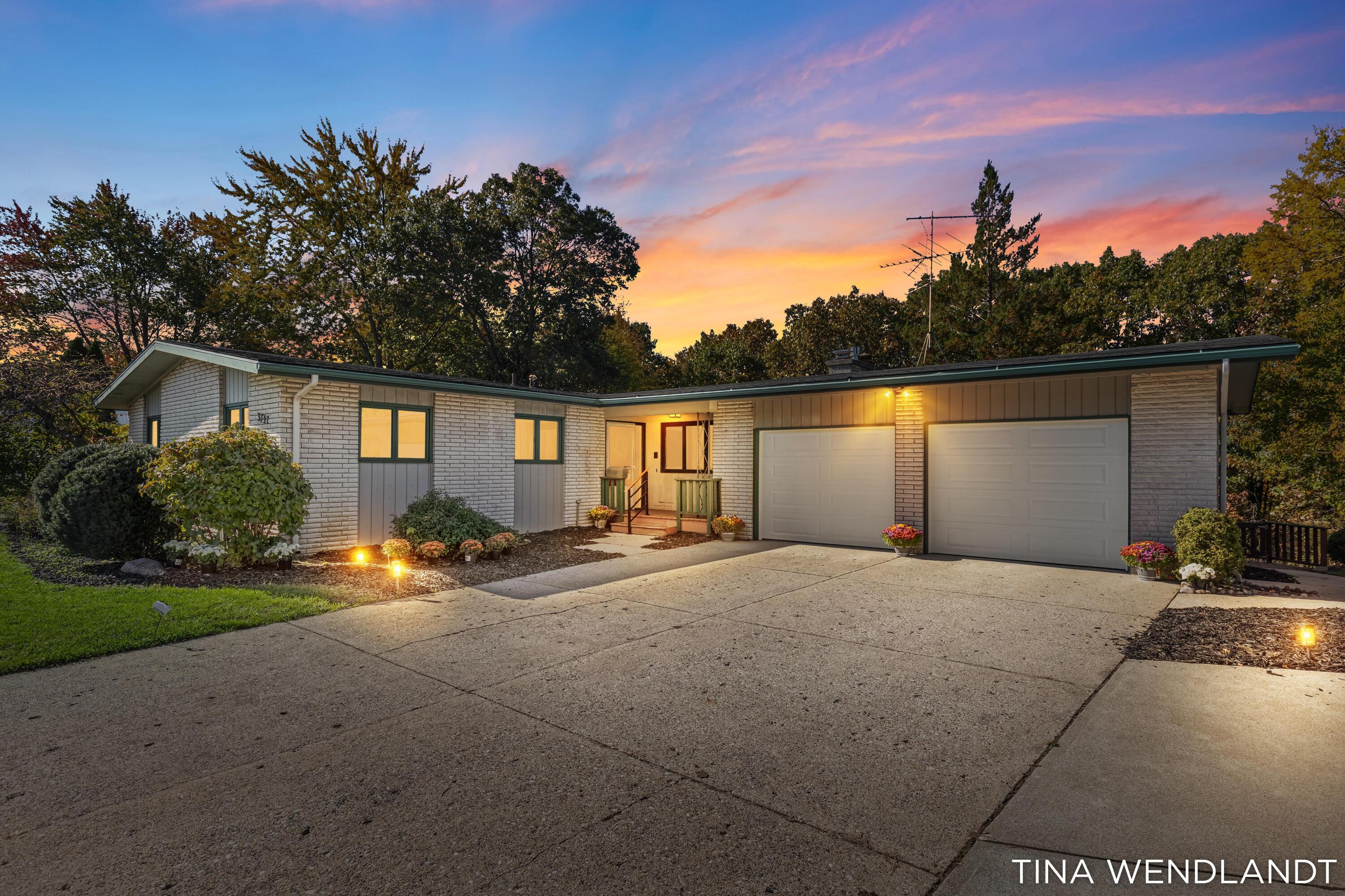 Keeweenaw Dr Ne, Grand Rapids, MI 49525