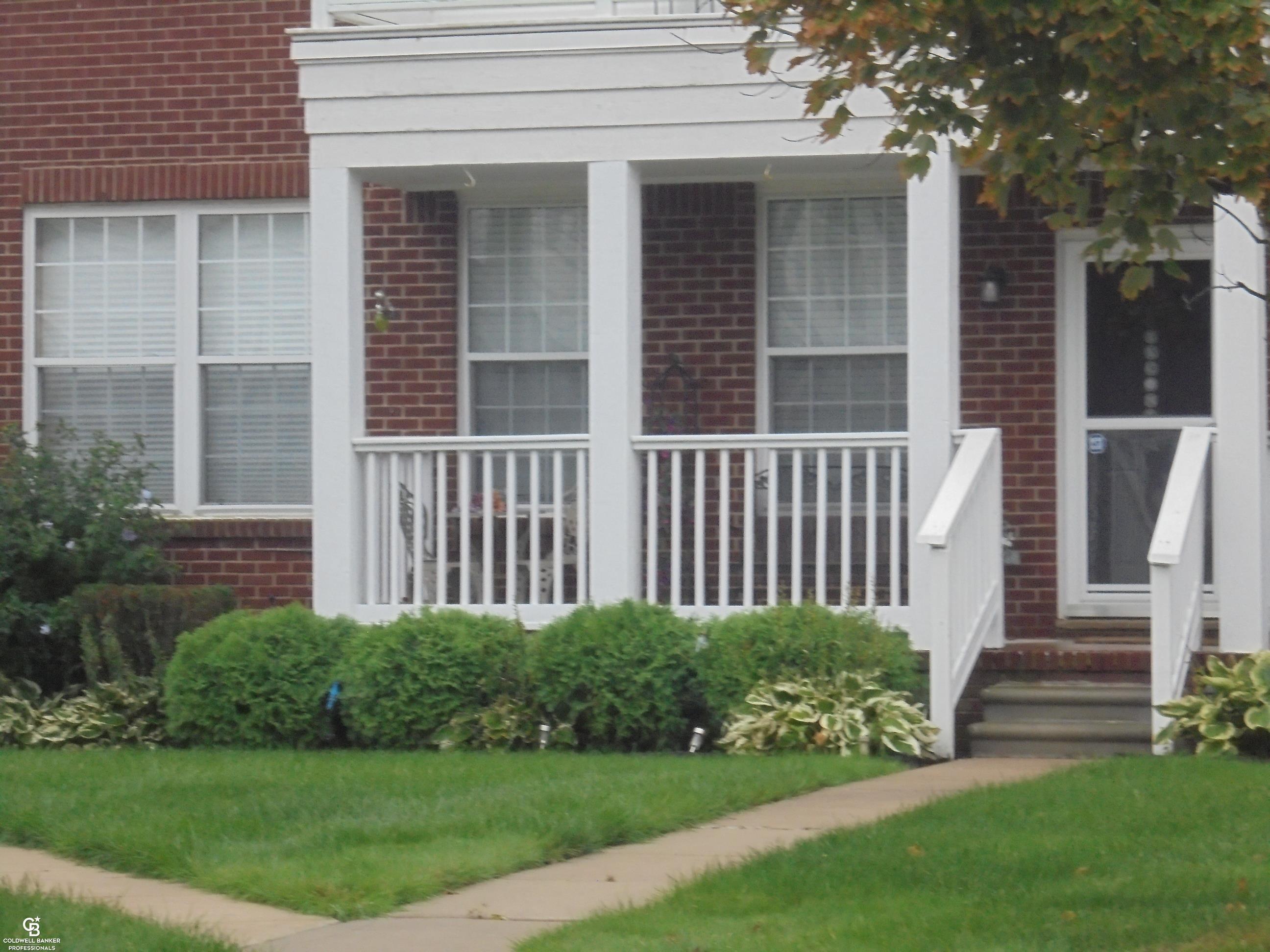 Philadelphia Dr, Chesterfield, MI 48051