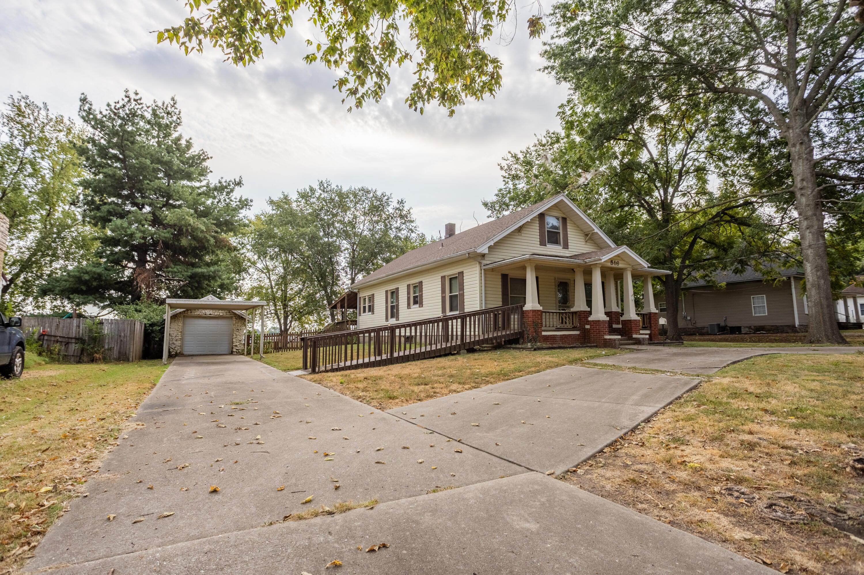 N Pine Ave, Republic, MO 65738