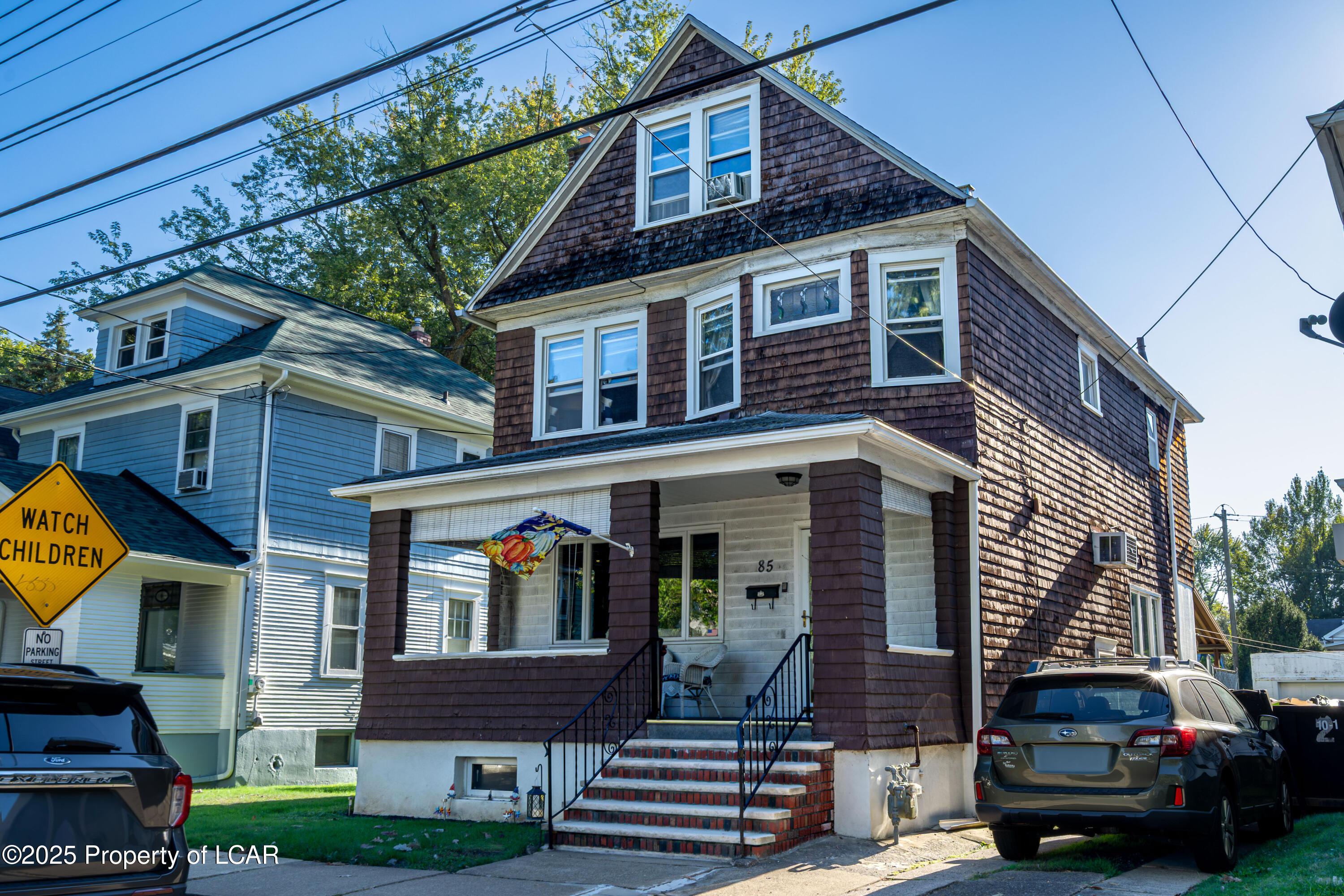 E Vaughn St, Kingston, PA 18704