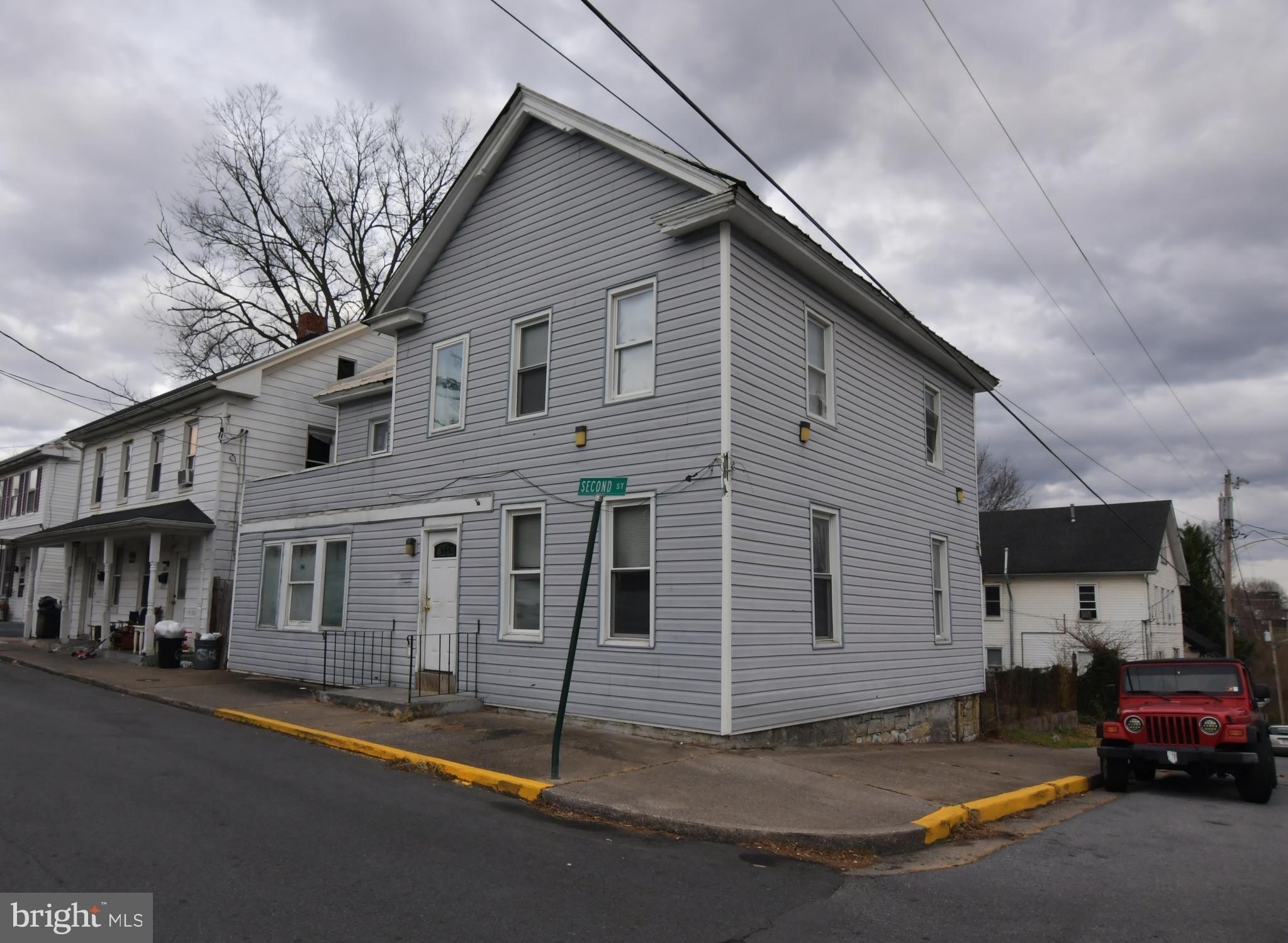 2nd St, Martinsburg, WV 25404