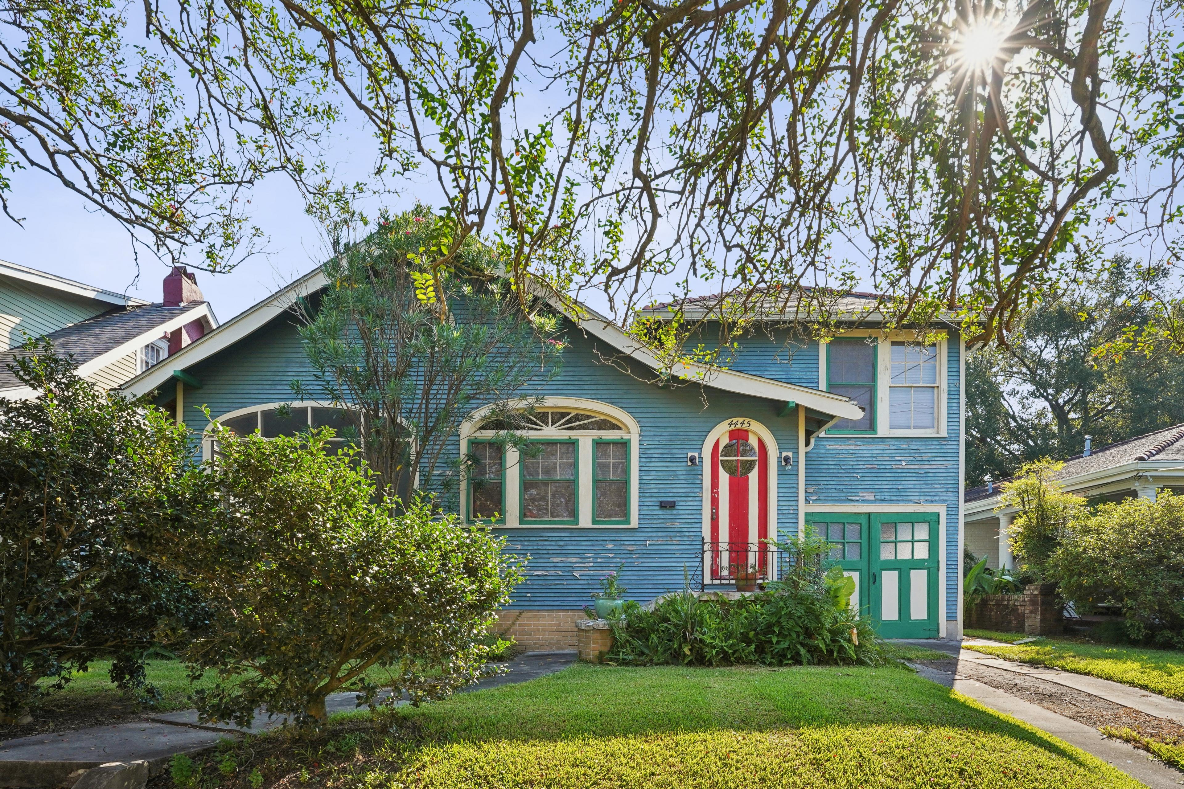 Venus St, New Orleans, LA 70122