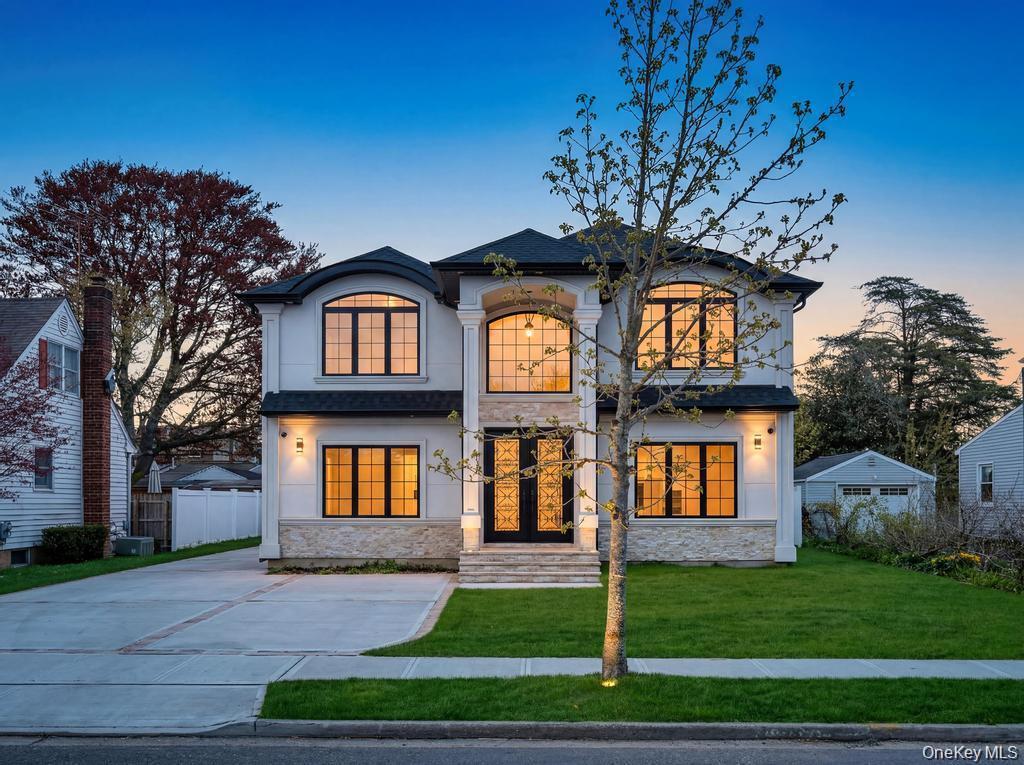 Cedar St, Hicksville, NY 11801