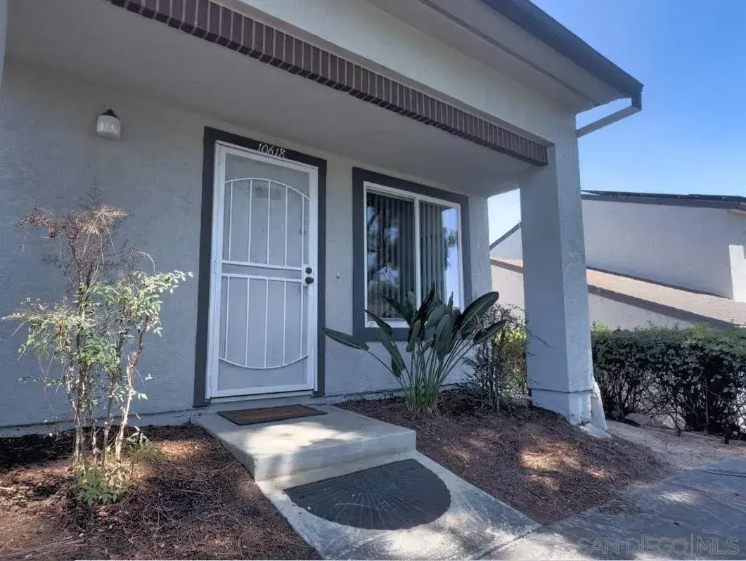 Queen Jessica Ln, Santee, CA 92071