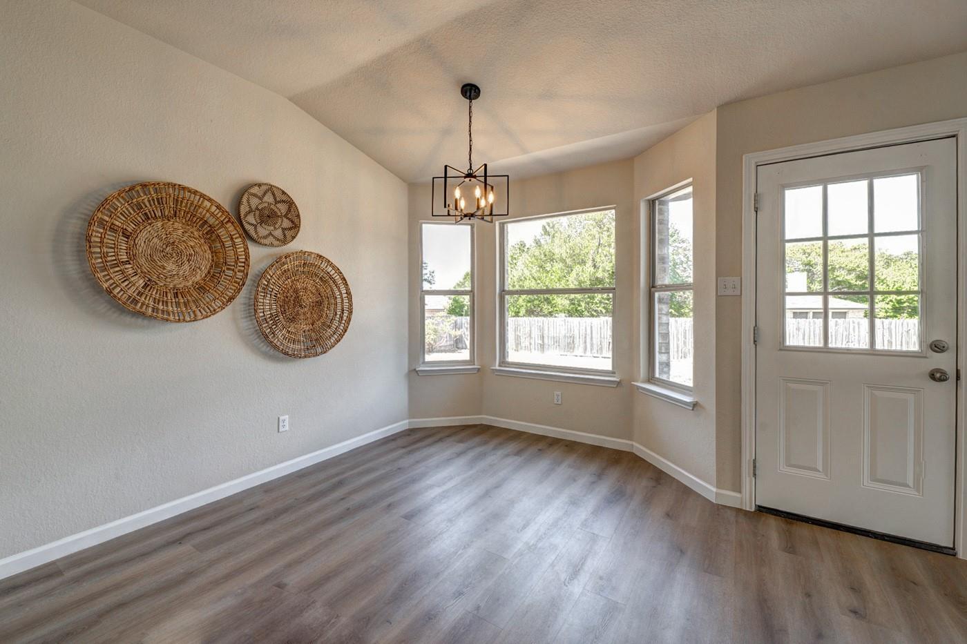 Rolling Ridge Dr, Round Rock, TX 78665