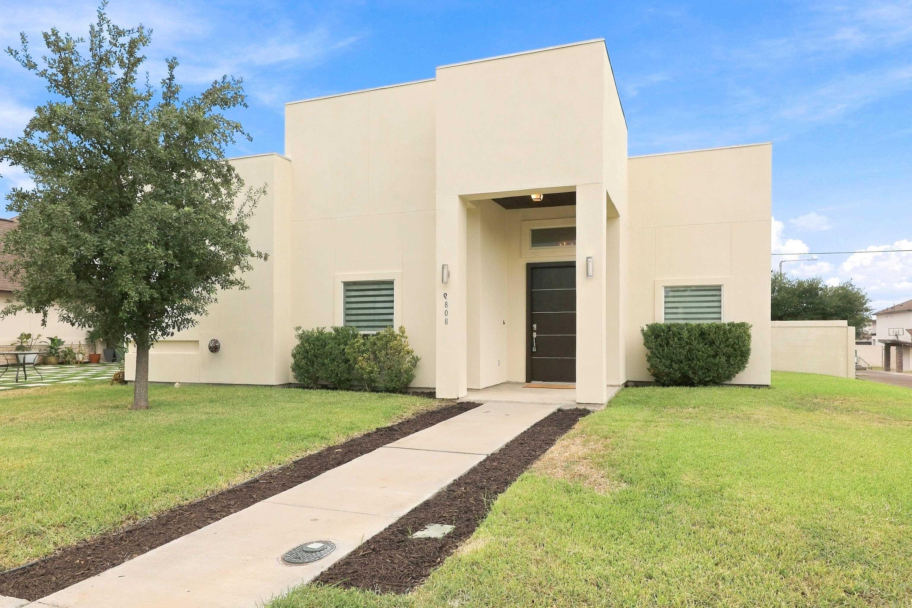 Aziz St, Laredo, TX 78045