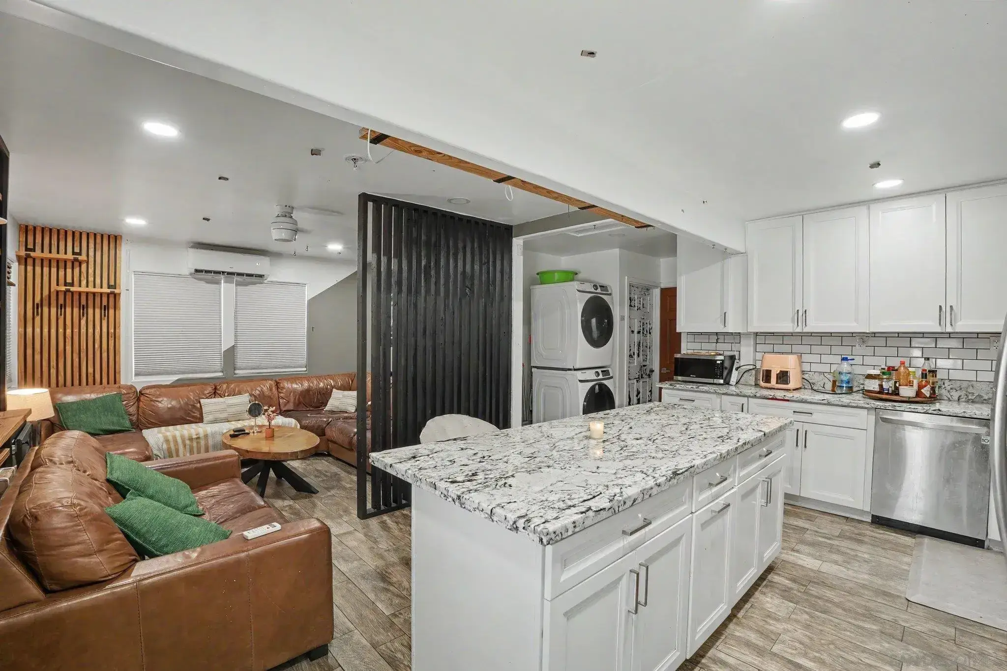 E Madison Ave, El Cajon, CA 92021