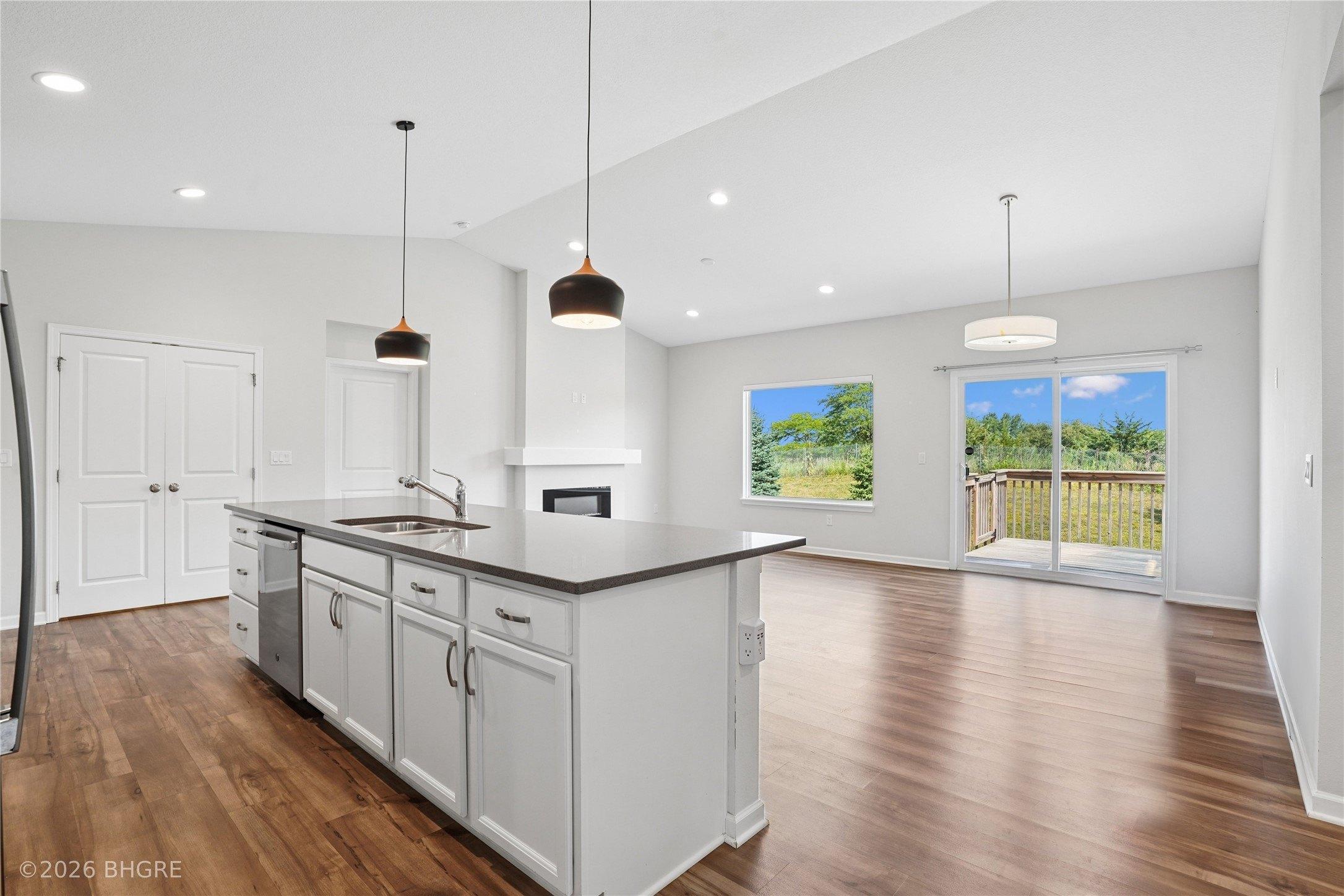 Thorton Dr, Johnston, IA 50131