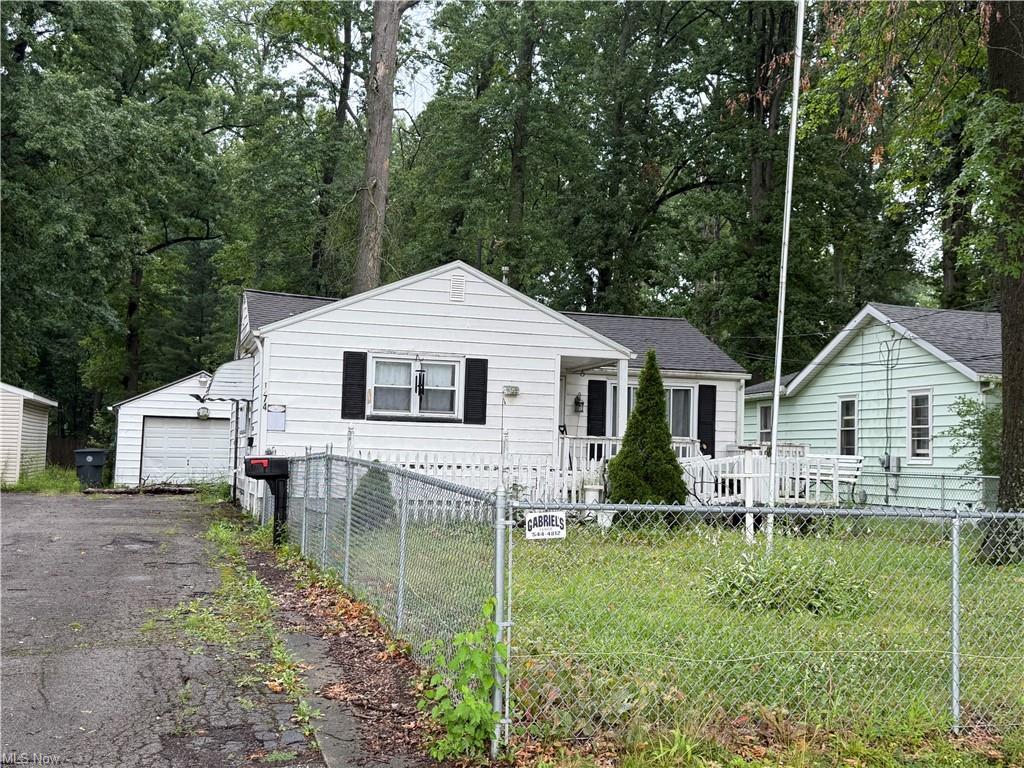 Norwood St Nw, Warren, OH 44485