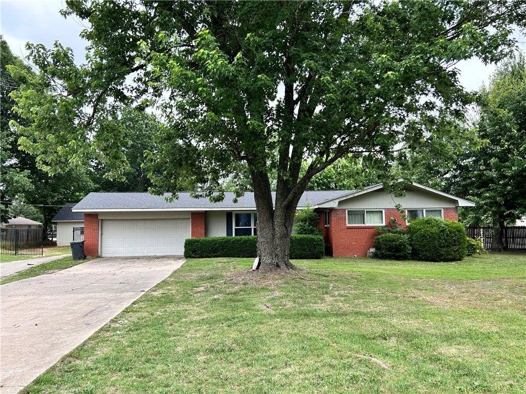 S Dixieland Rd, Rogers, AR 72758