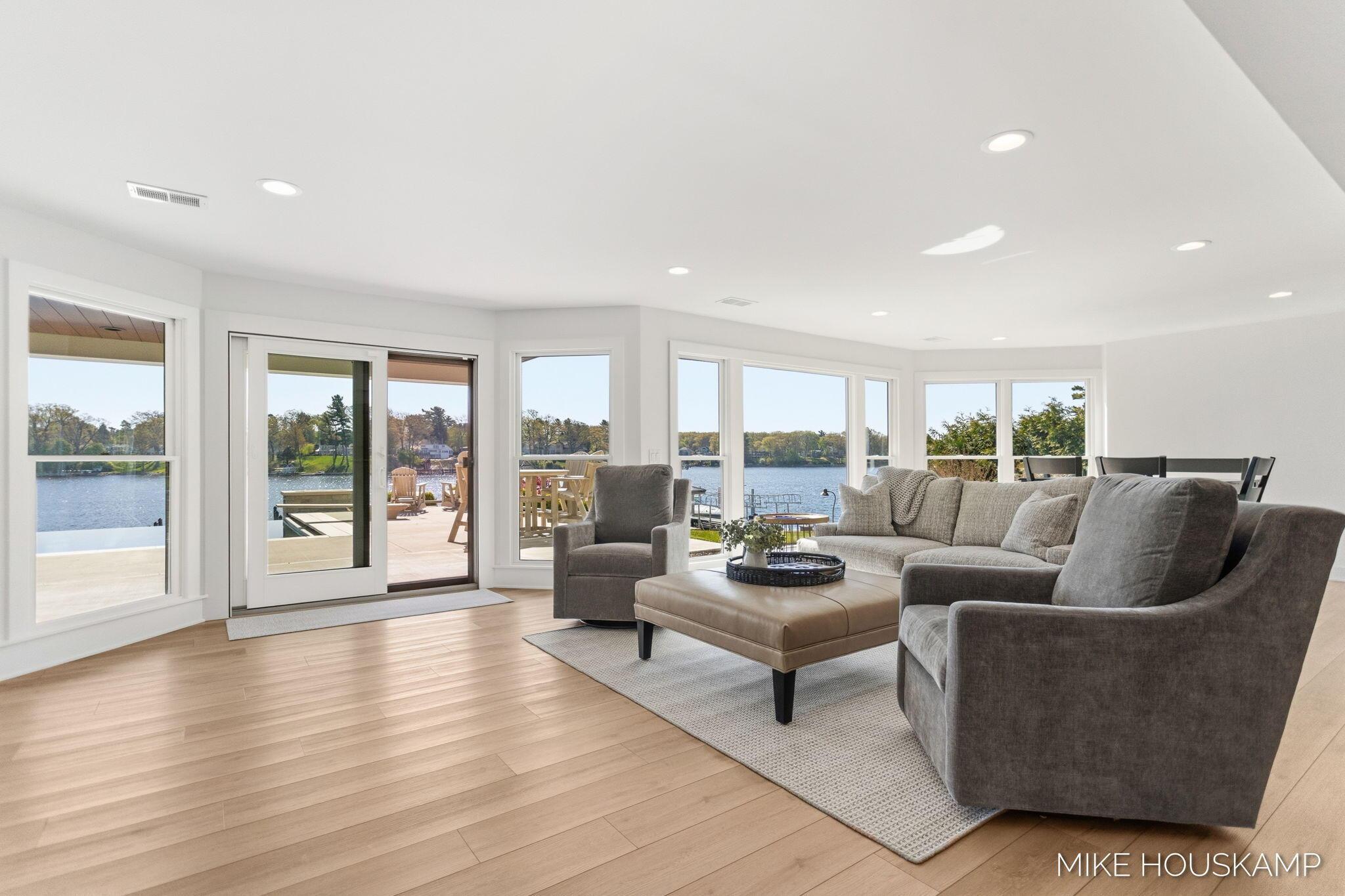 Orchard Point Dr, Spring Lake, MI 49456