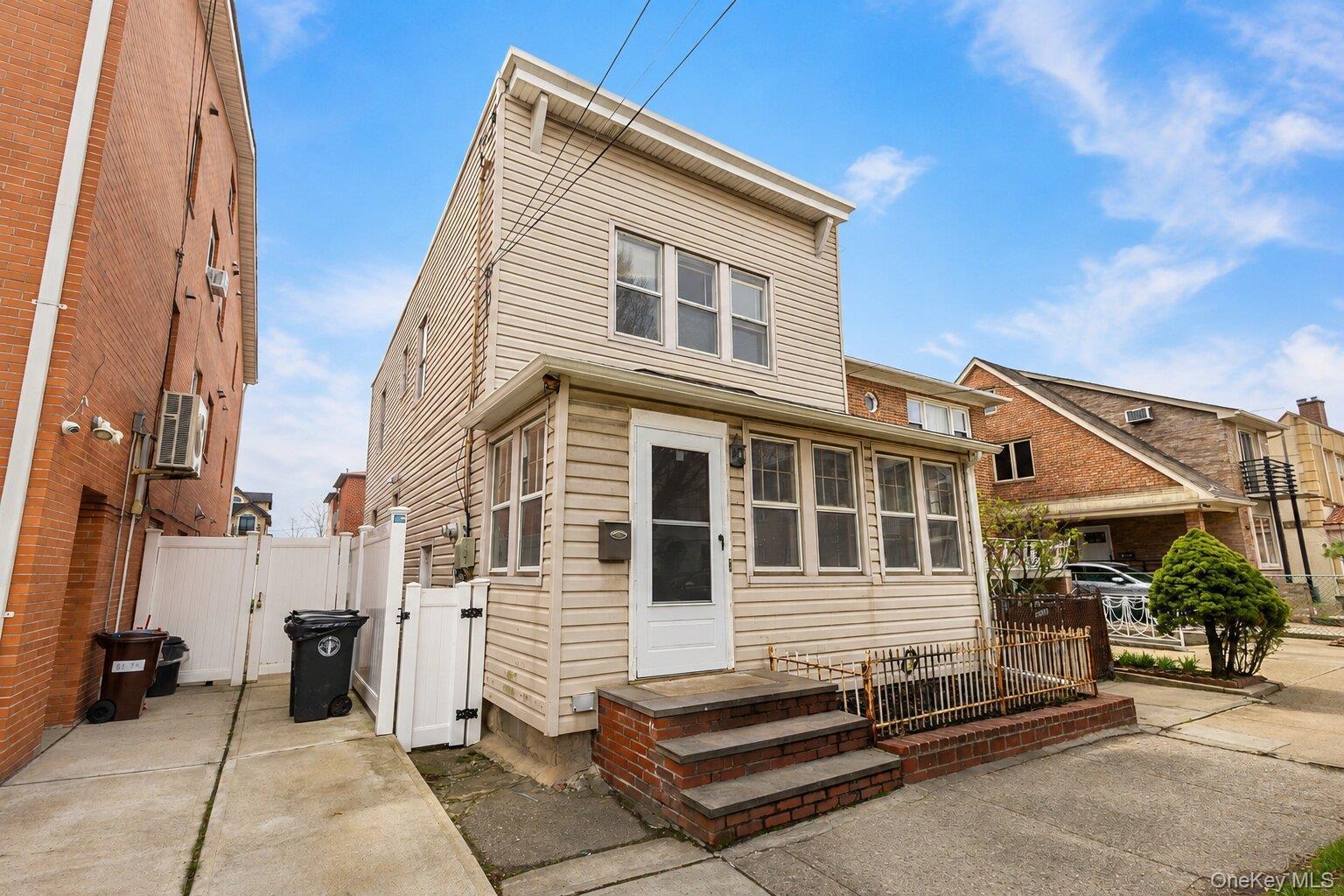 165th St, Fresh Meadows, NY 11365