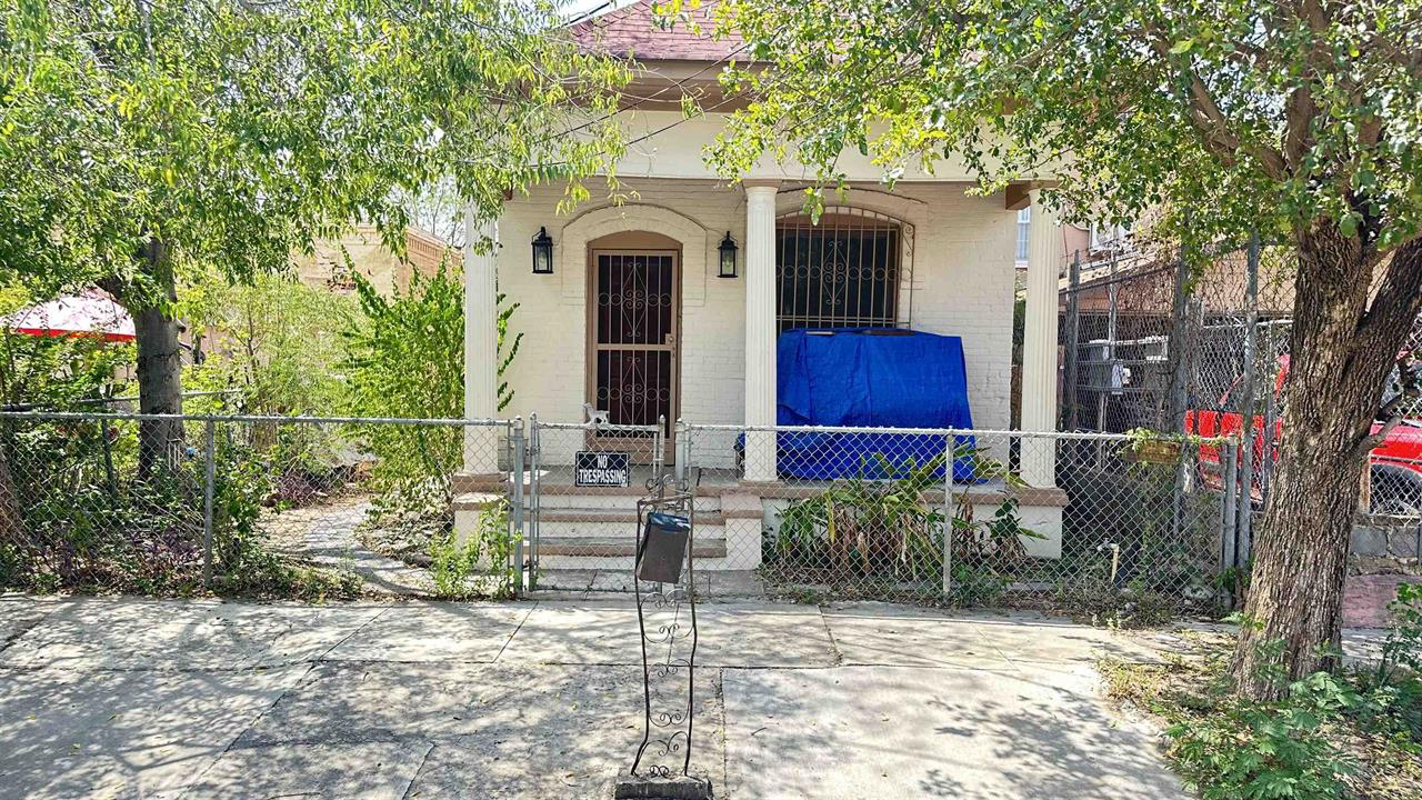 Garcia St, Laredo, TX 78040