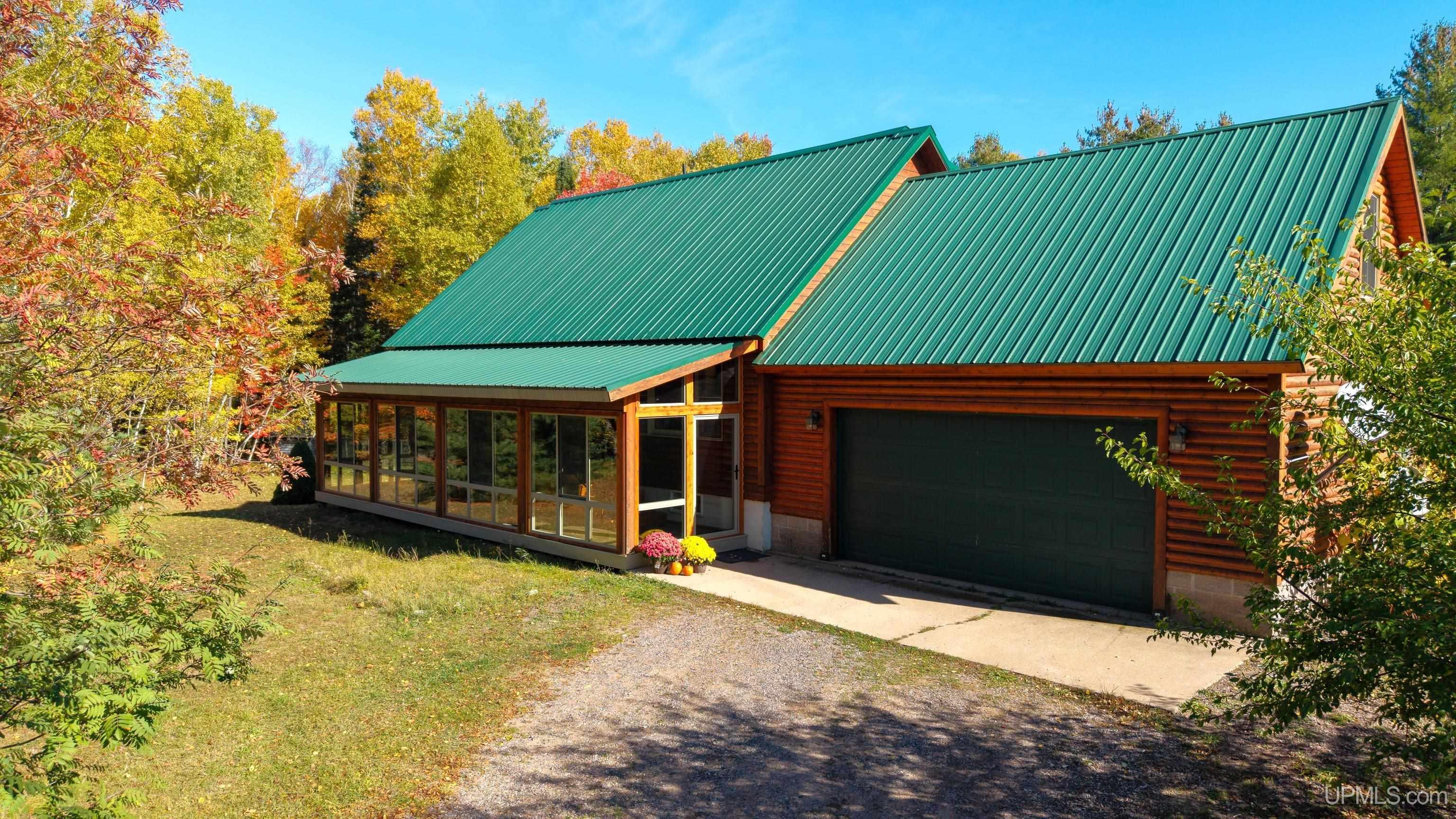 Tia Trl, Marquette, MI 49855
