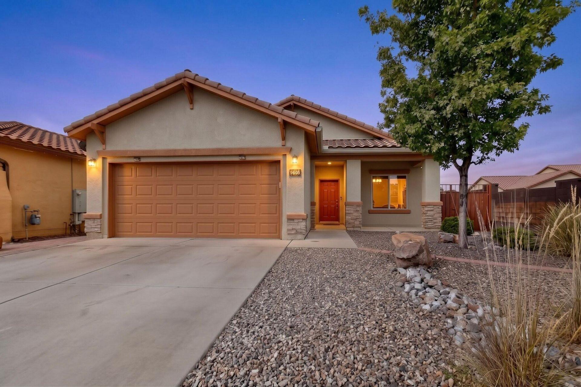 Basalt Peak Dr Nw, Albuquerque, NM 87114