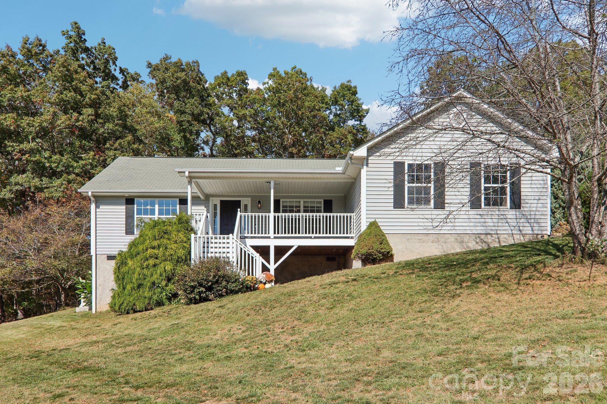 Guy Way, Canton, NC 28716